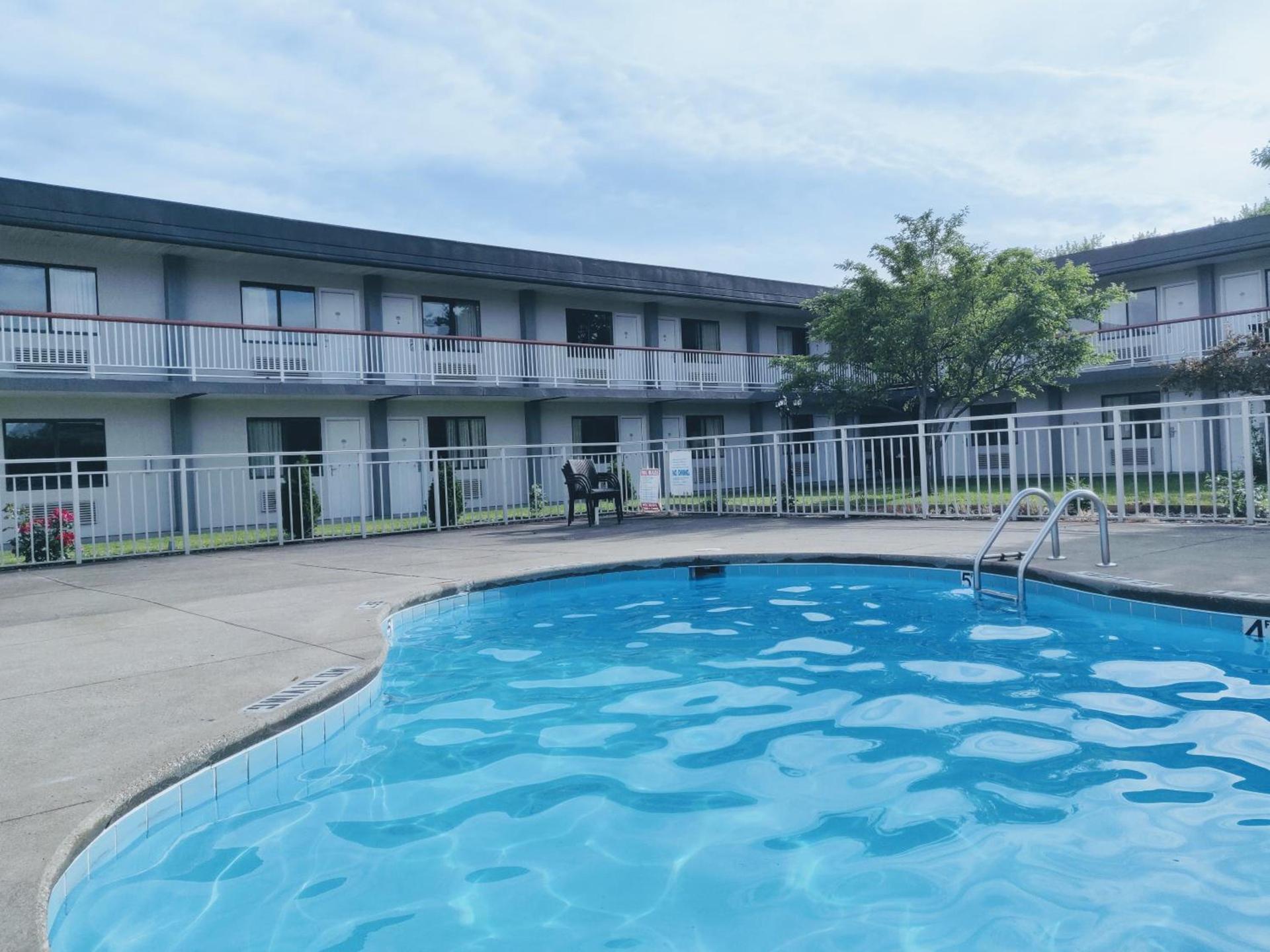 Sprucewood Inn photo 12