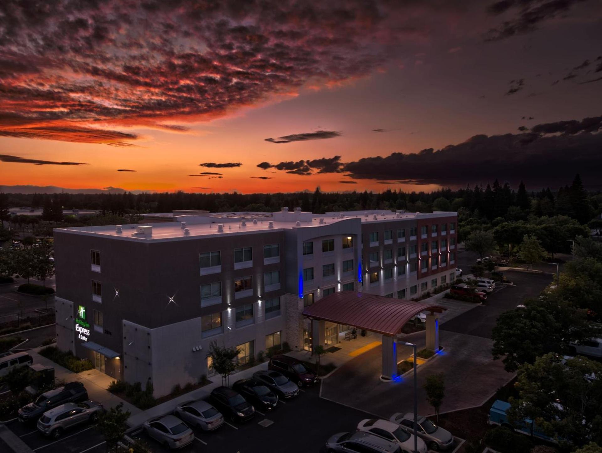 Holiday Inn Express & Suites Chico by IHG photo 22