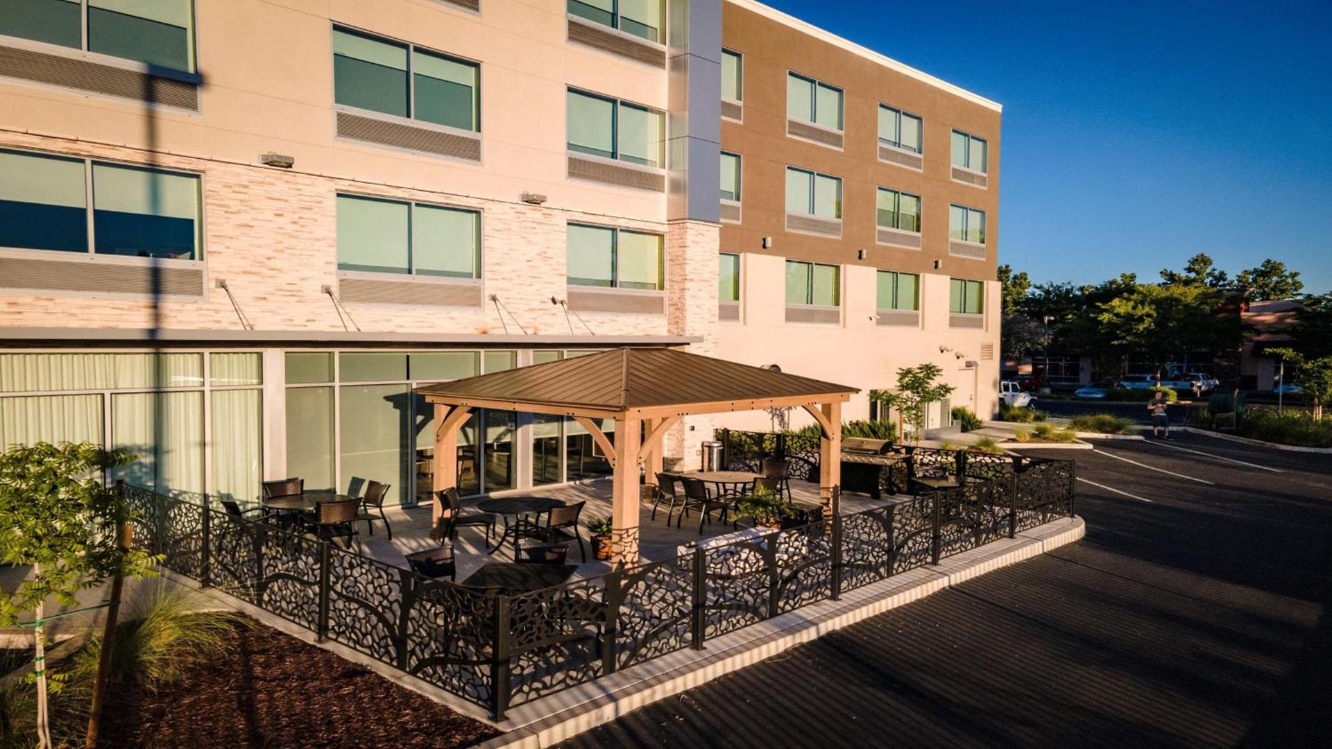 Holiday Inn Express & Suites Chico by IHG photo 53
