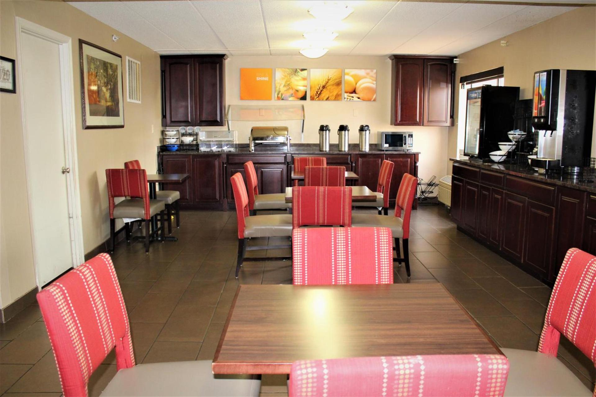 Comfort Inn University Center photo 9