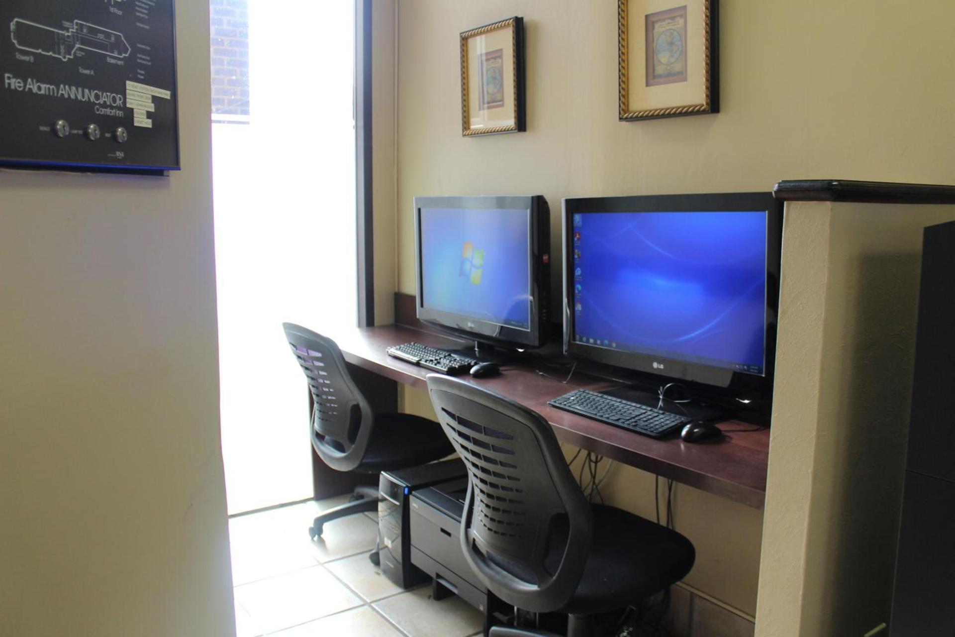 Comfort Inn University Center photo 7