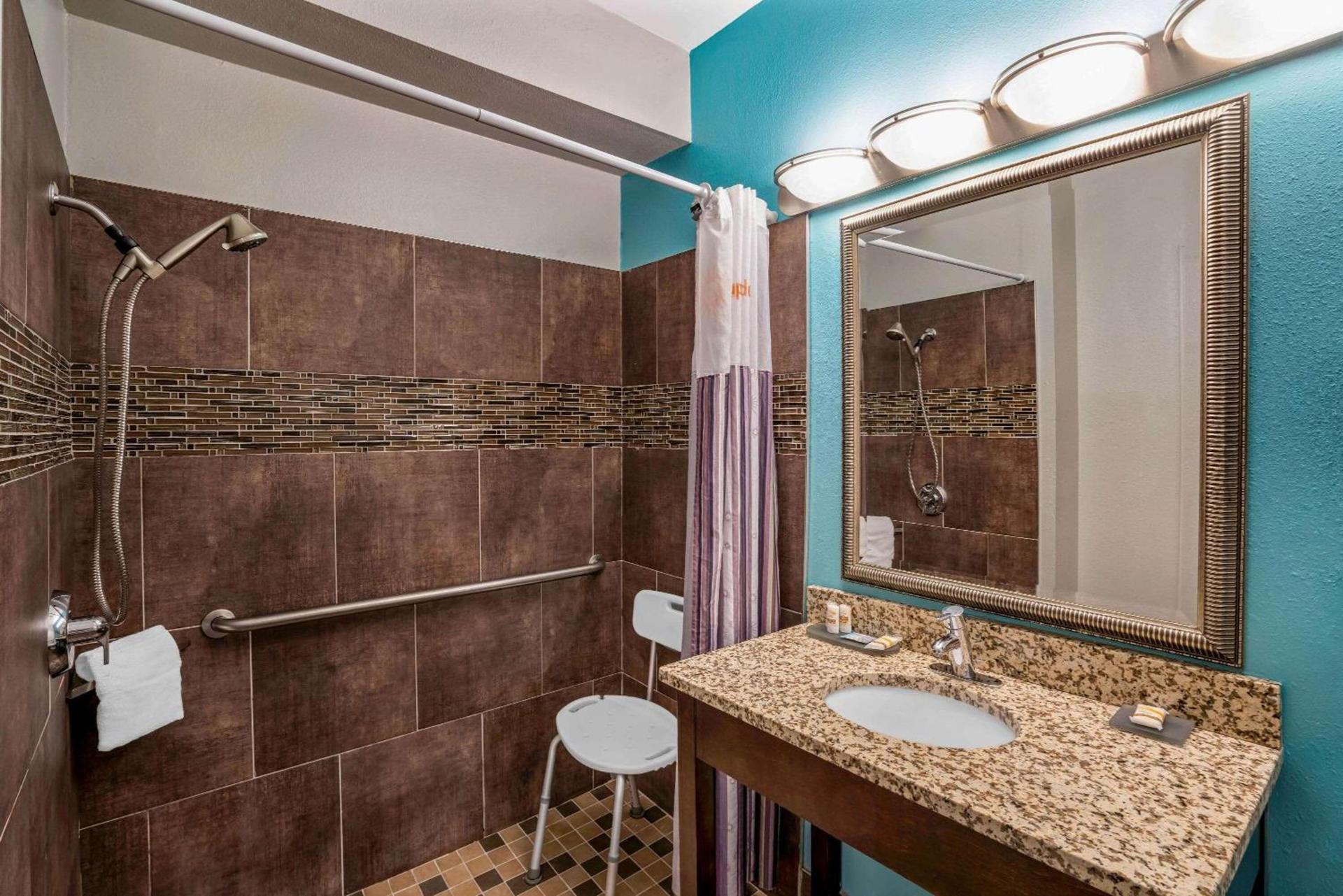 La Quinta by Wyndham Cookeville photo 25