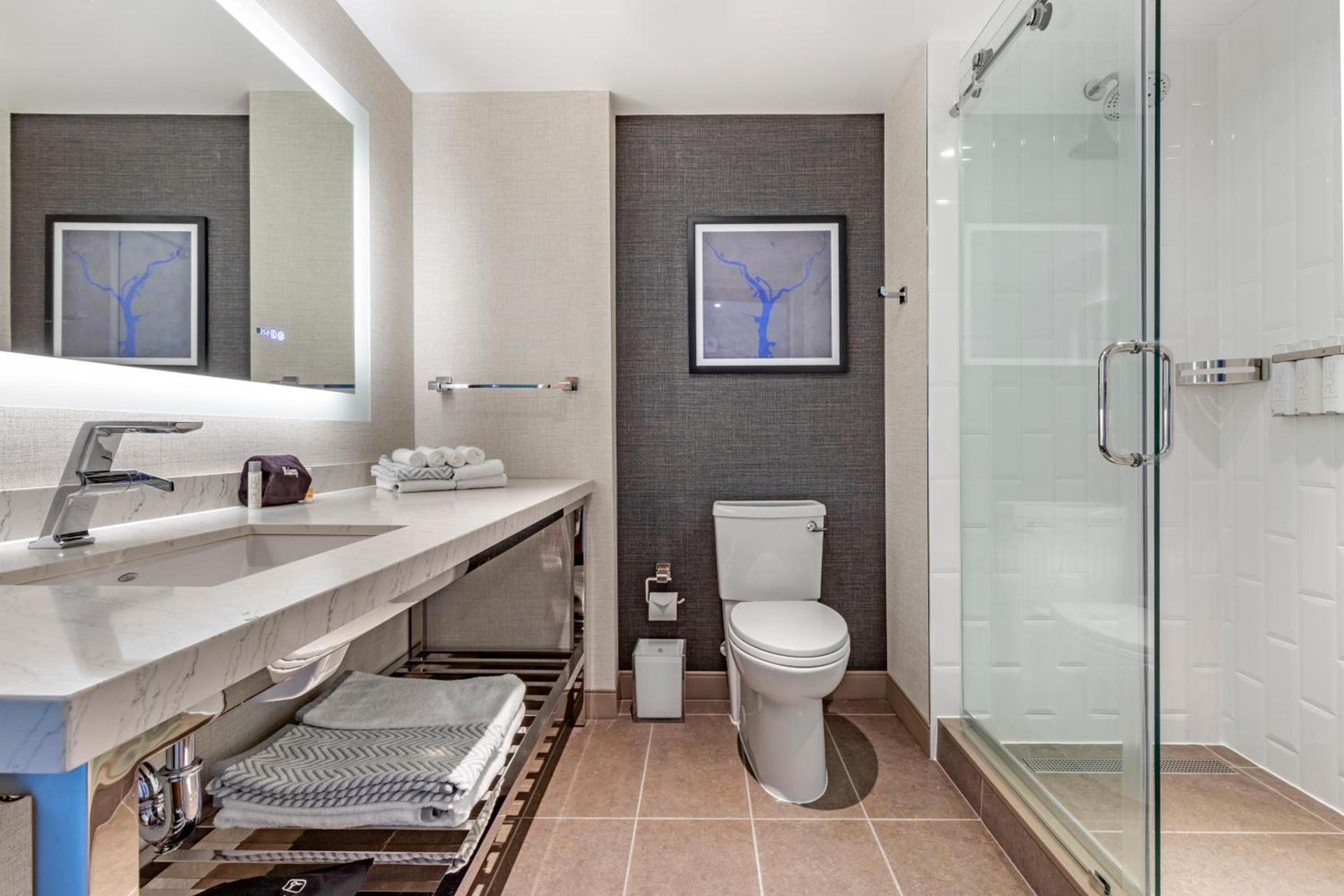Cambria Hotel Washington DC Navy Yard Riverfront photo 9