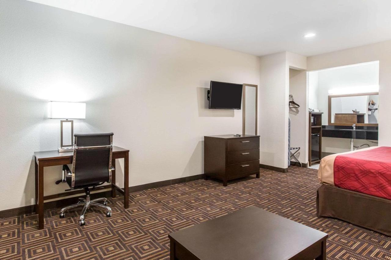 Scottish Inns & Suites Spring - Houston North photo 26