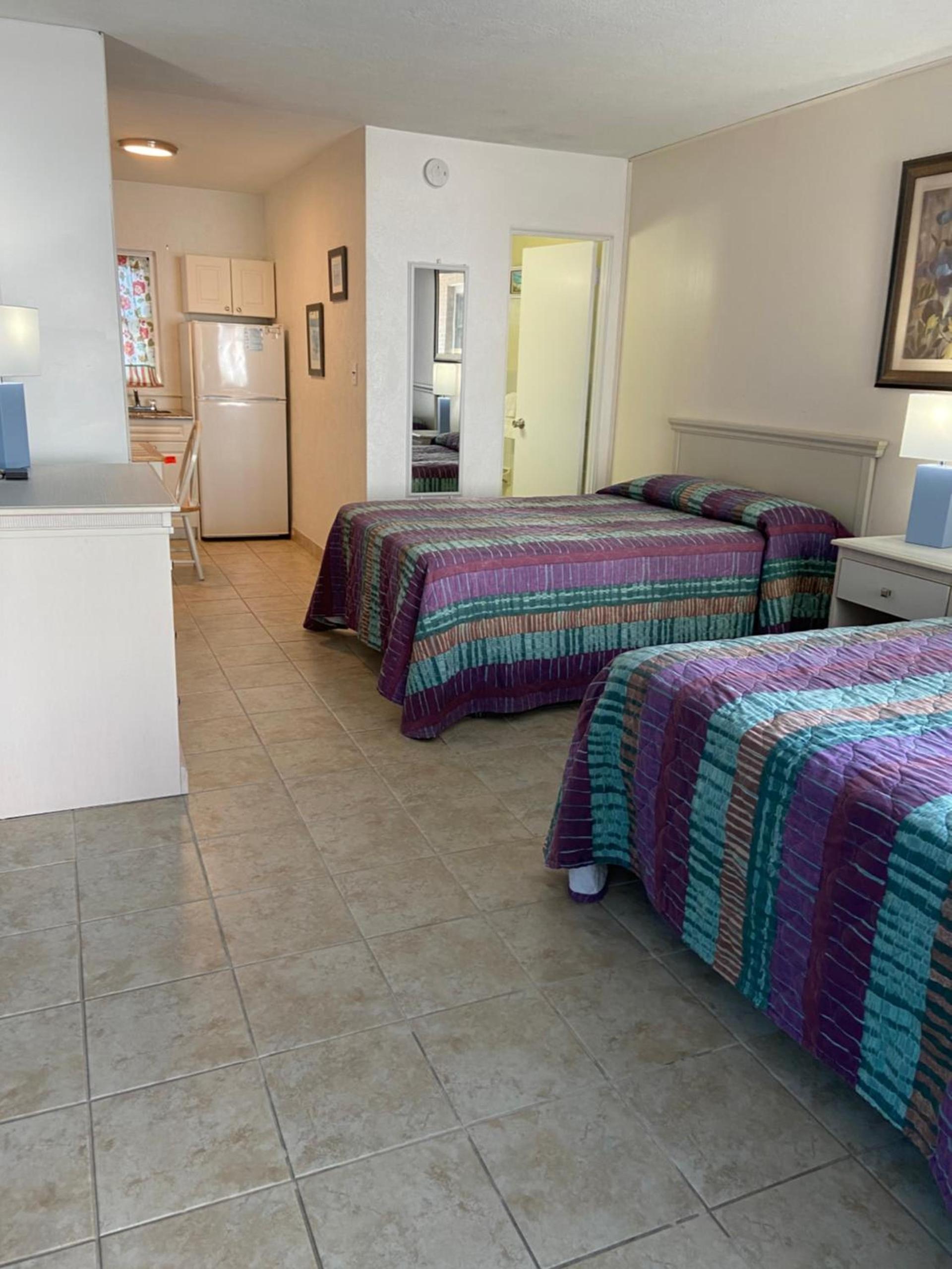 Beach Colony Motel photo 93