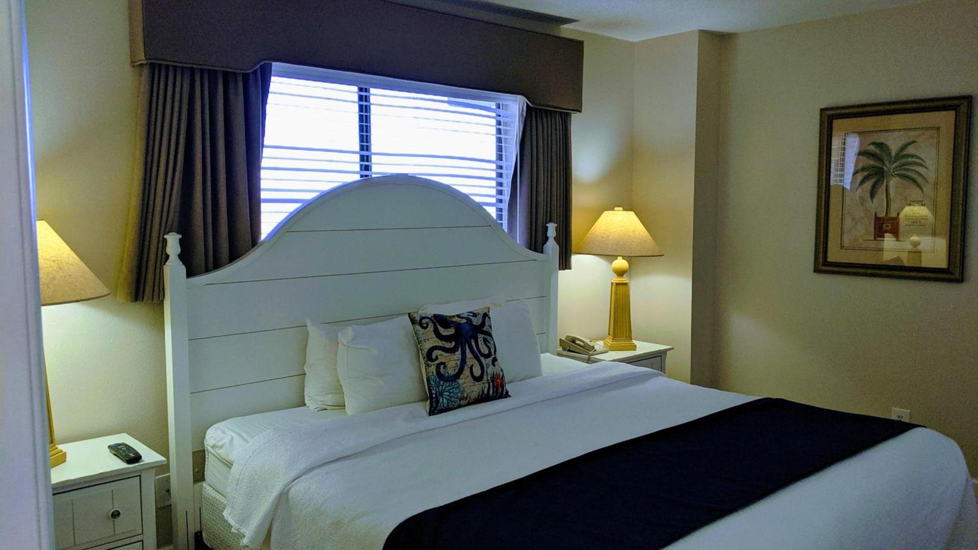 Shell Island Resort - All Oceanfront Suites photo 15