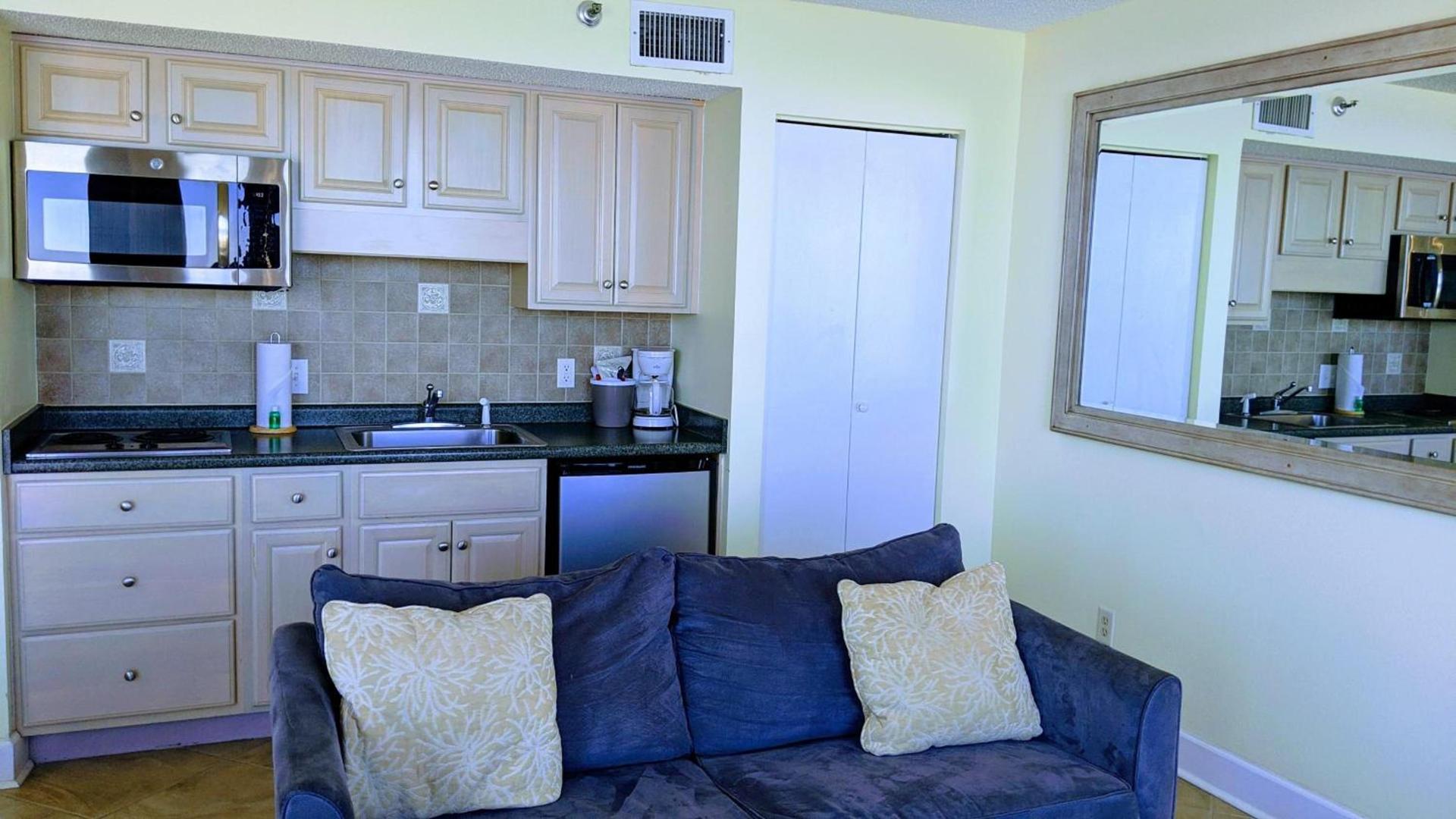 Shell Island Resort - All Oceanfront Suites photo 19
