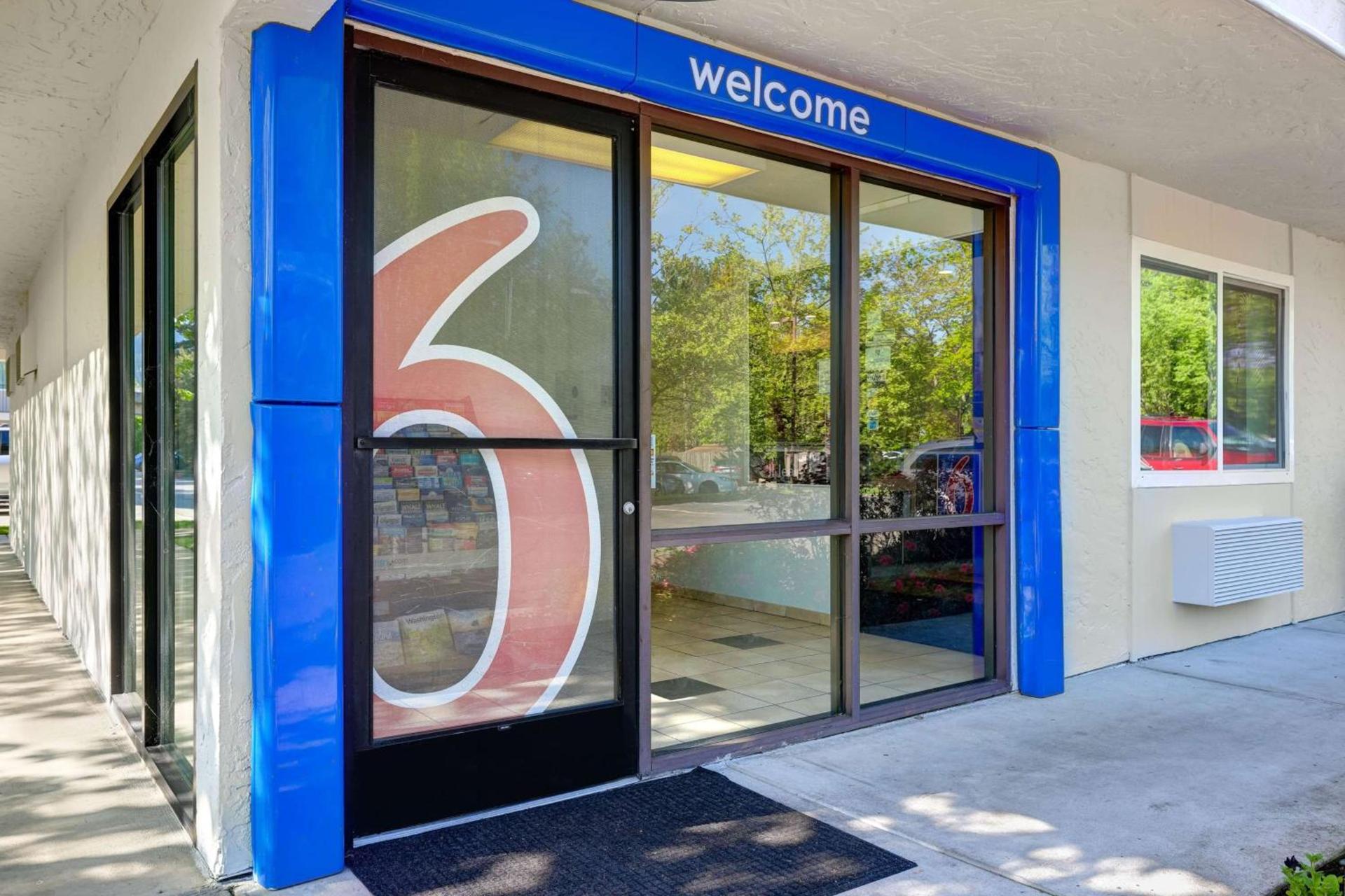 Motel 6-Issaquah, WA - Seattle - East photo 2
