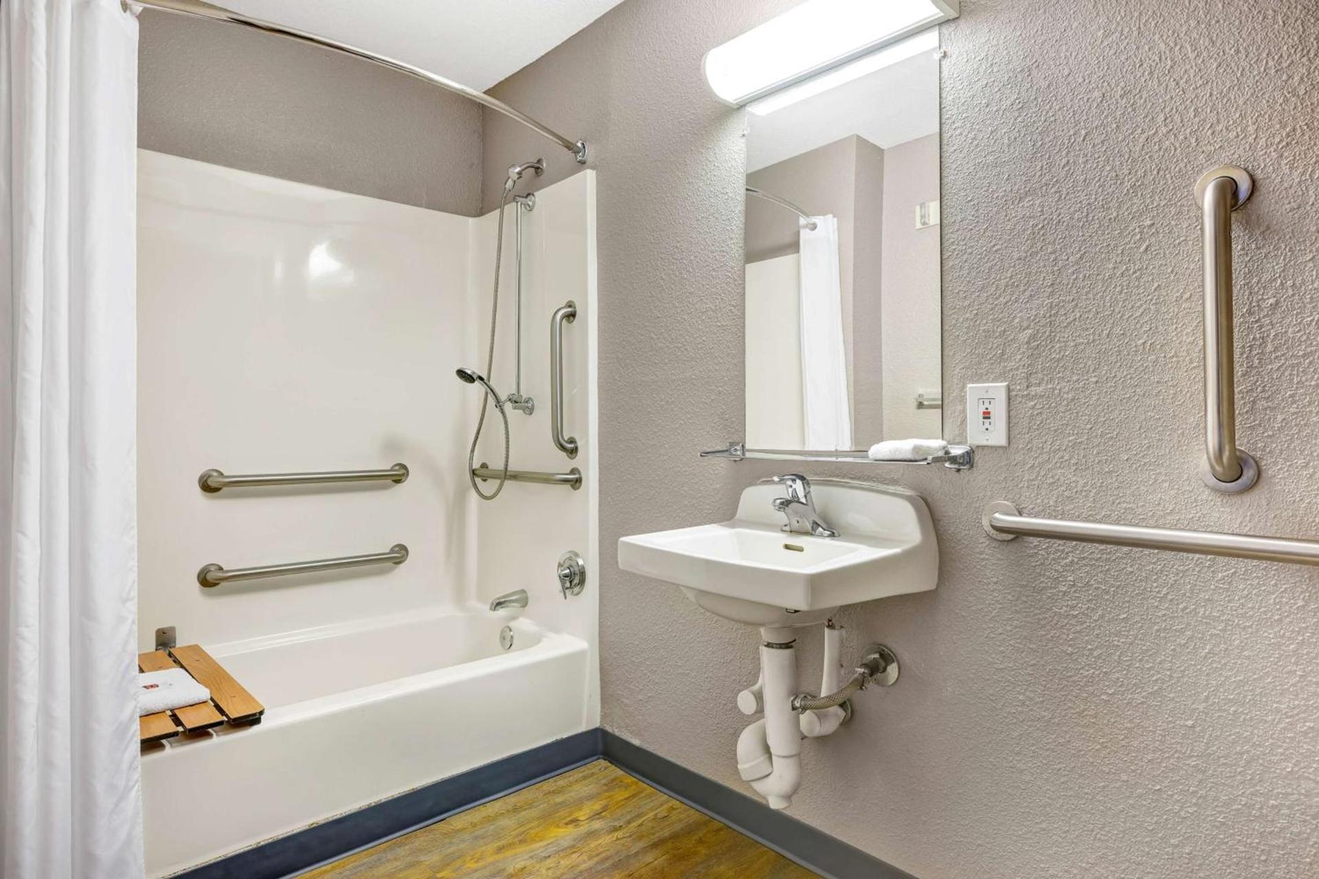 Motel 6-Issaquah, WA - Seattle - East photo 23