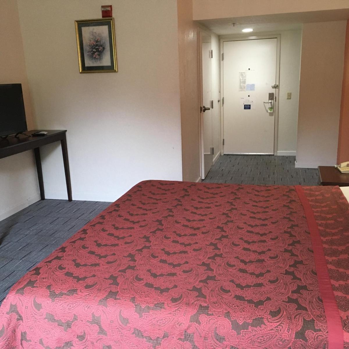 President Inn & Suites photo 4
