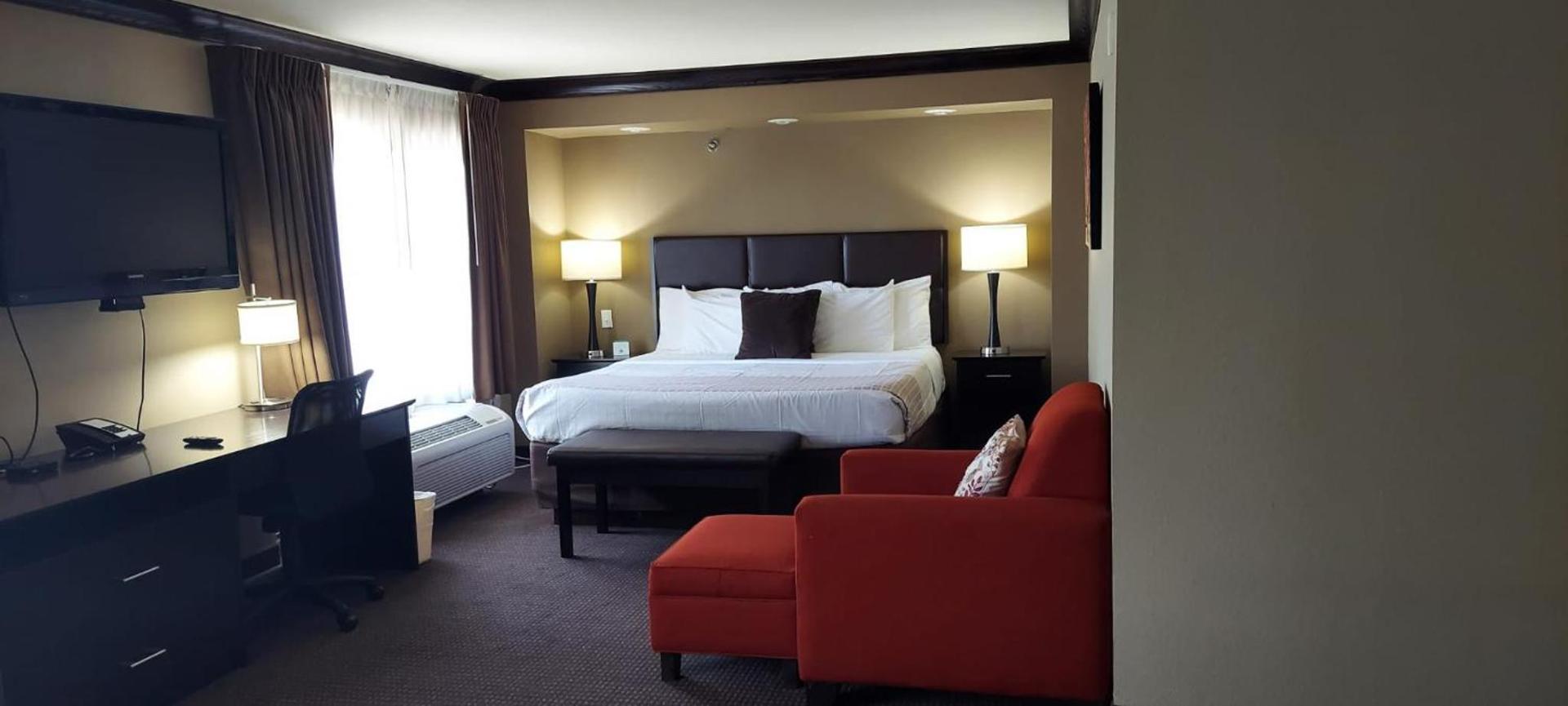 Parkwood Inn & Suites photo 13
