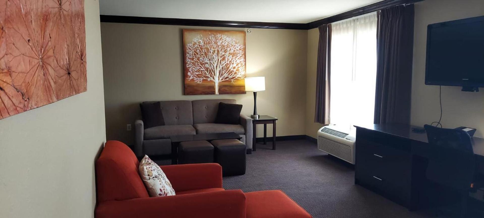 Parkwood Inn & Suites photo 18
