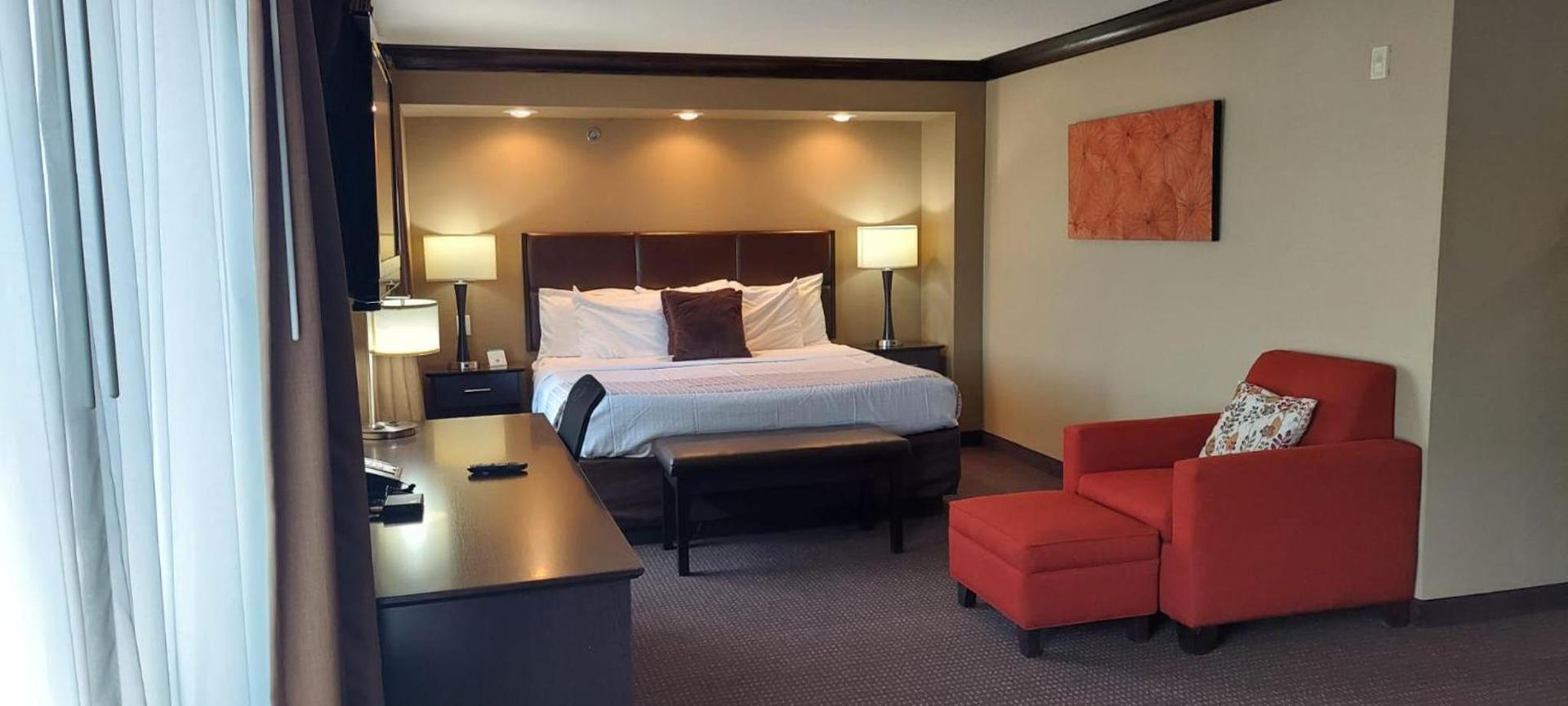 Parkwood Inn & Suites photo 19