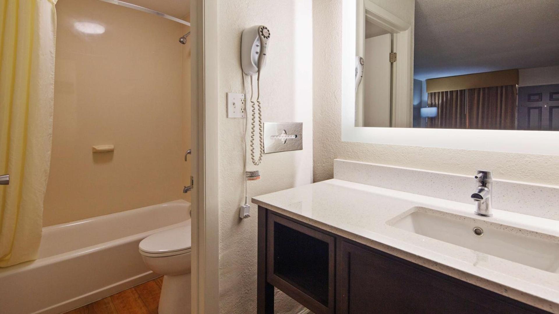 Best Western Central Inn photo 24