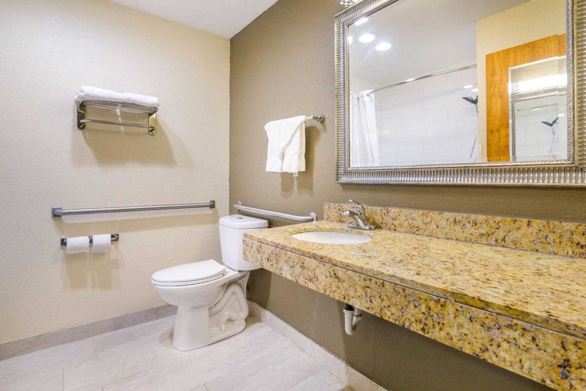 Quality Inn & Suites Florence - Cincinnati South photo 10