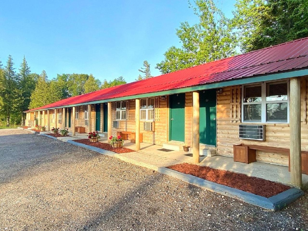Moosewood Inn — hotel in Saint Ignace