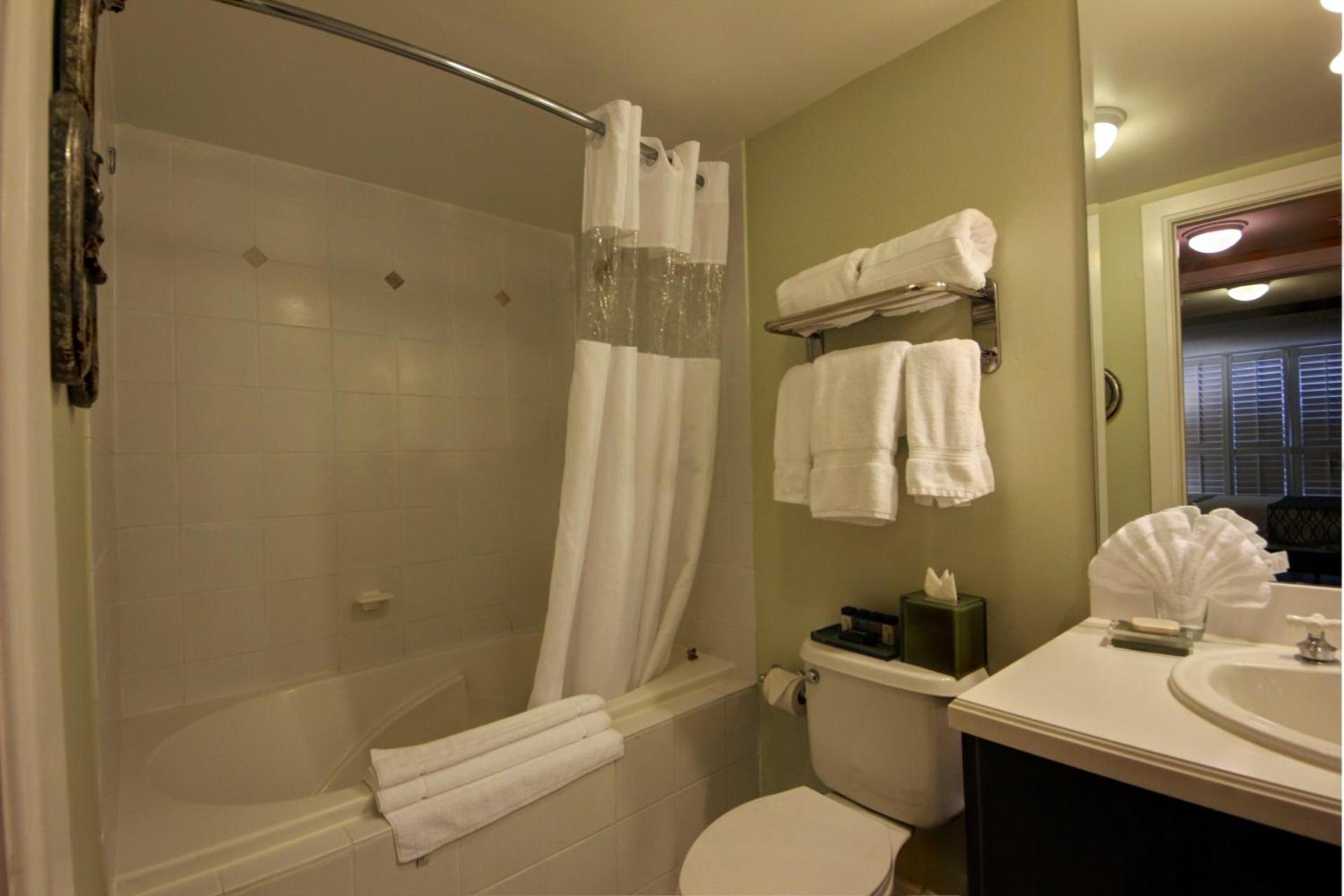 The Mutiny Luxury Suites Hotel photo 34