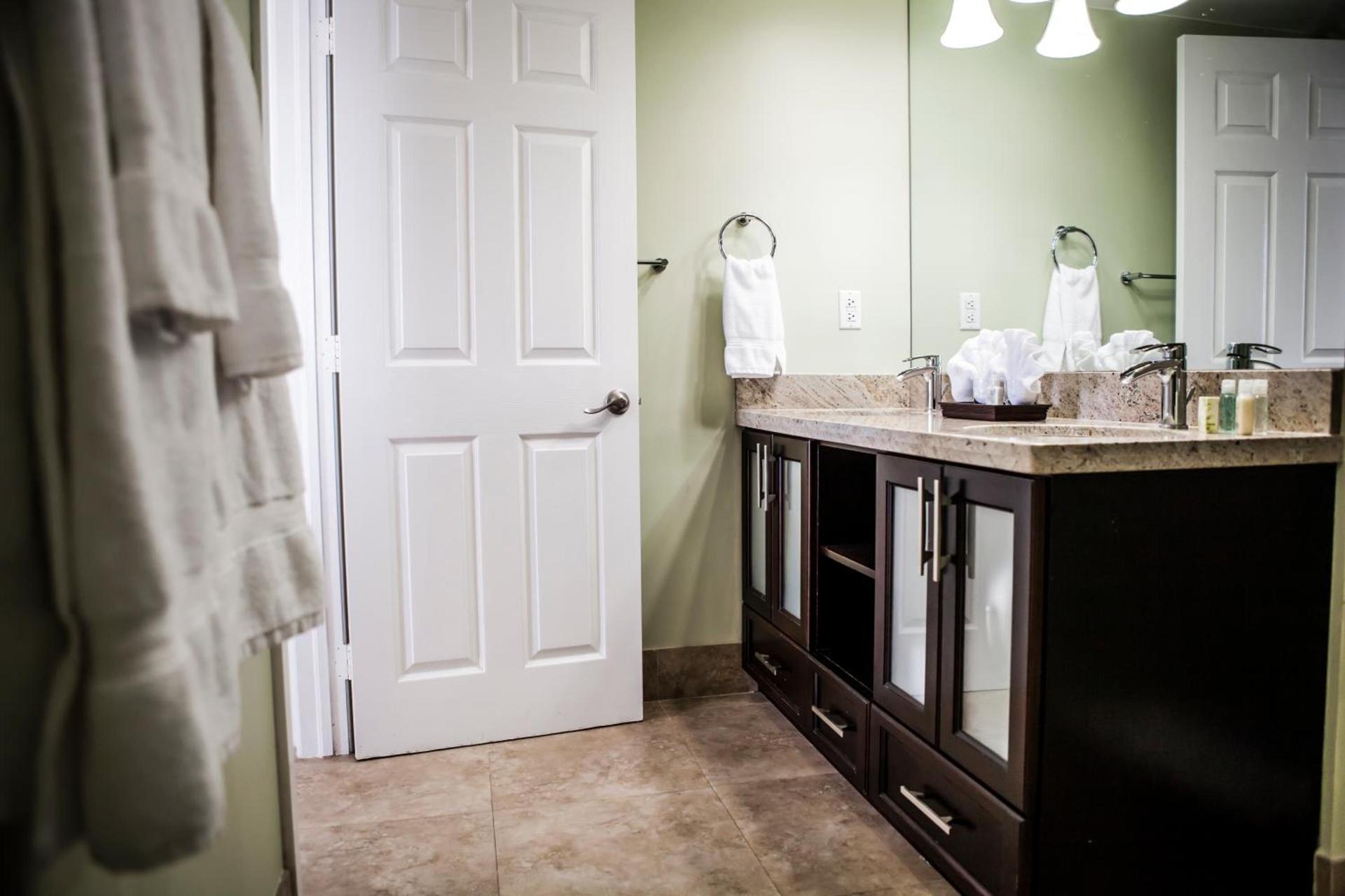 The Mutiny Luxury Suites Hotel photo 36