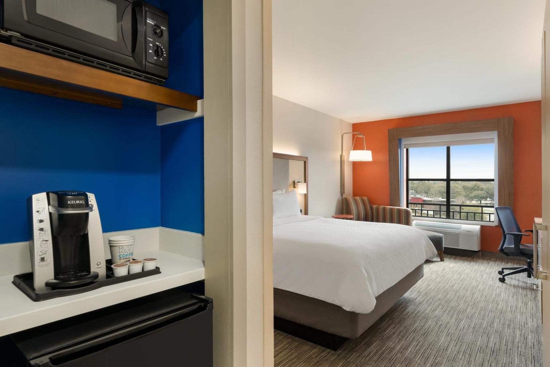 Holiday Inn Express Hotel & Suites Mount Pleasant - Charleston by IHG photo 26