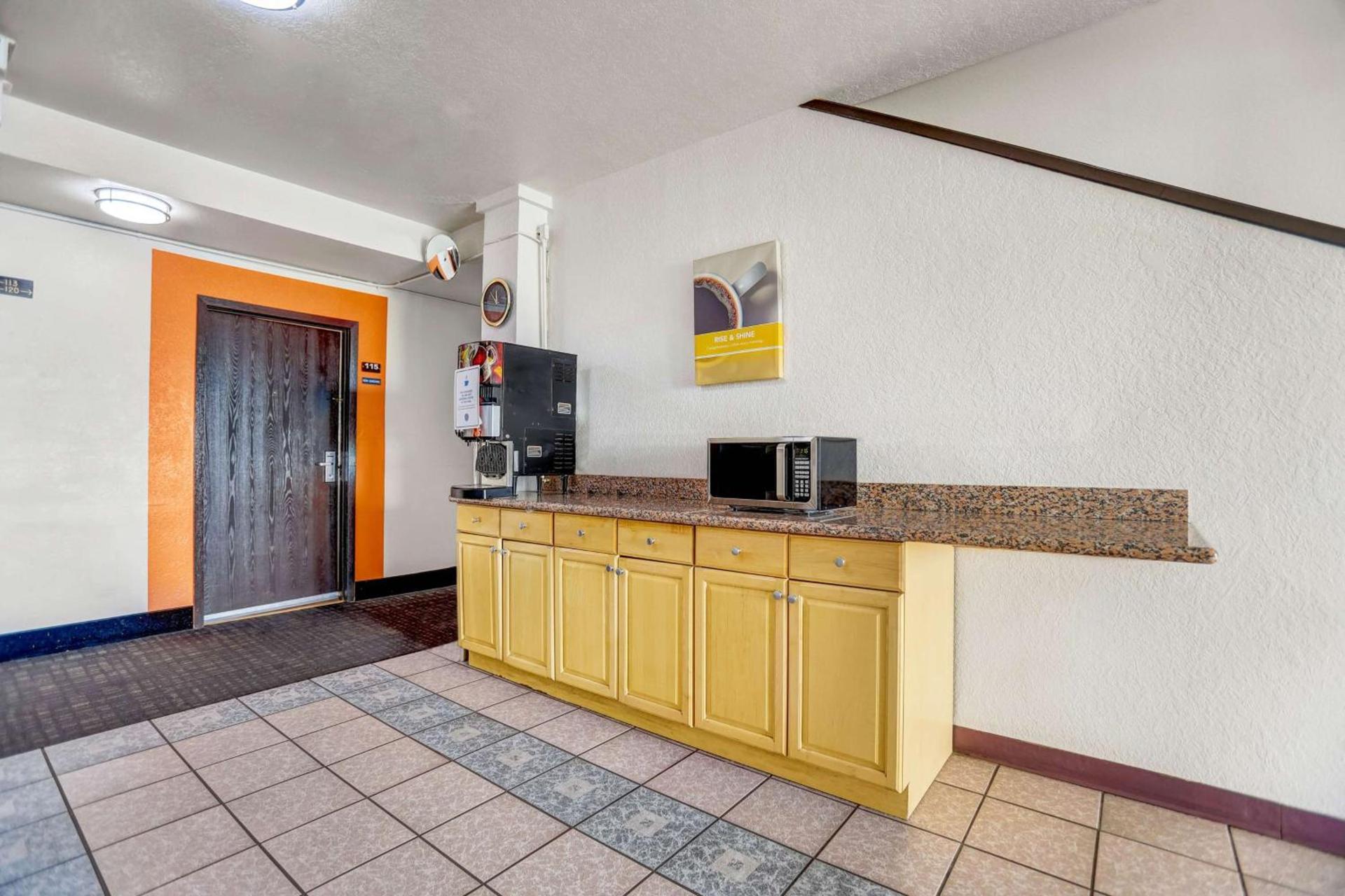 Motel 6-Moriarty, NM photo 22