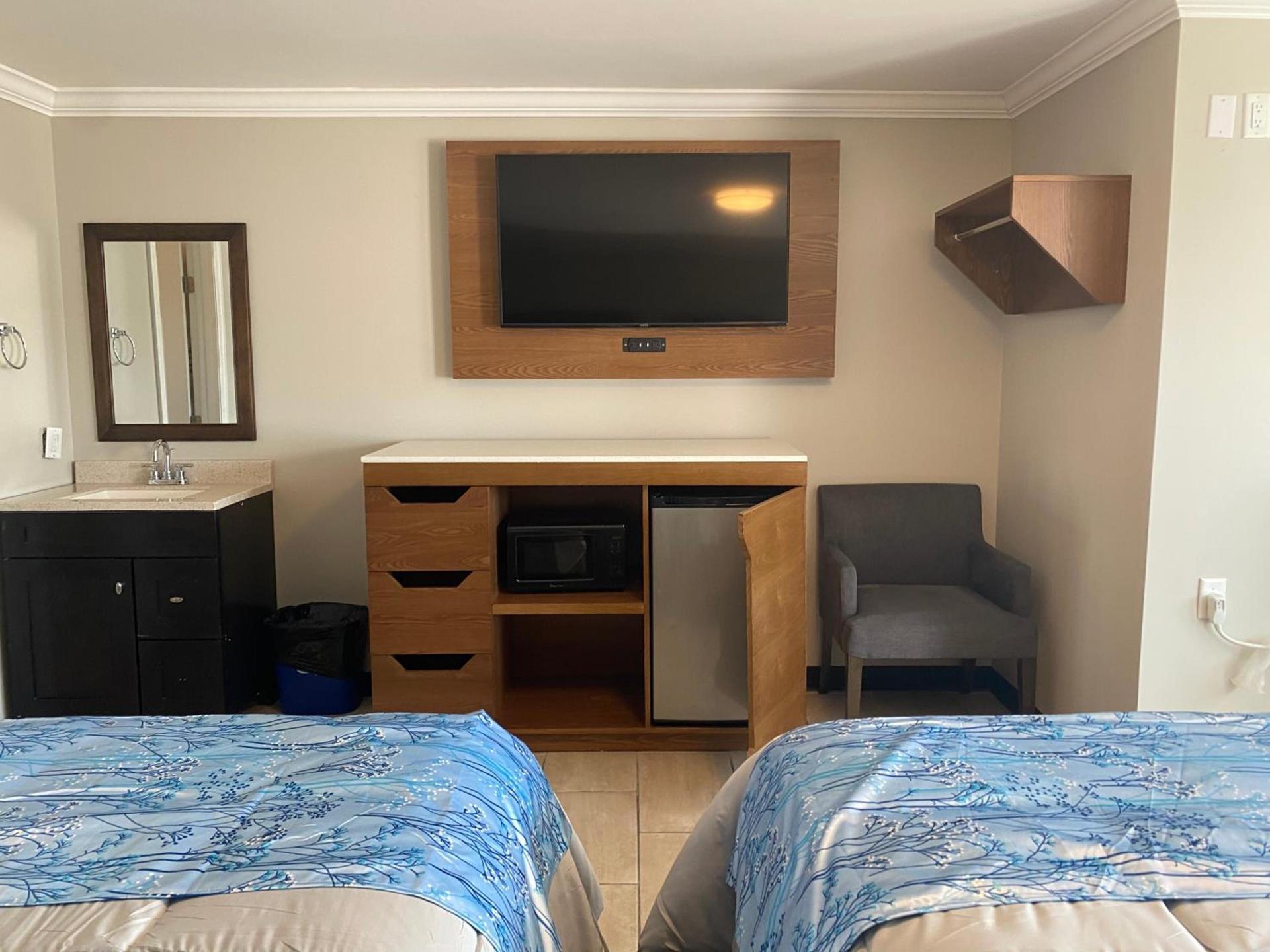 Coastal Sands Inn photo 29