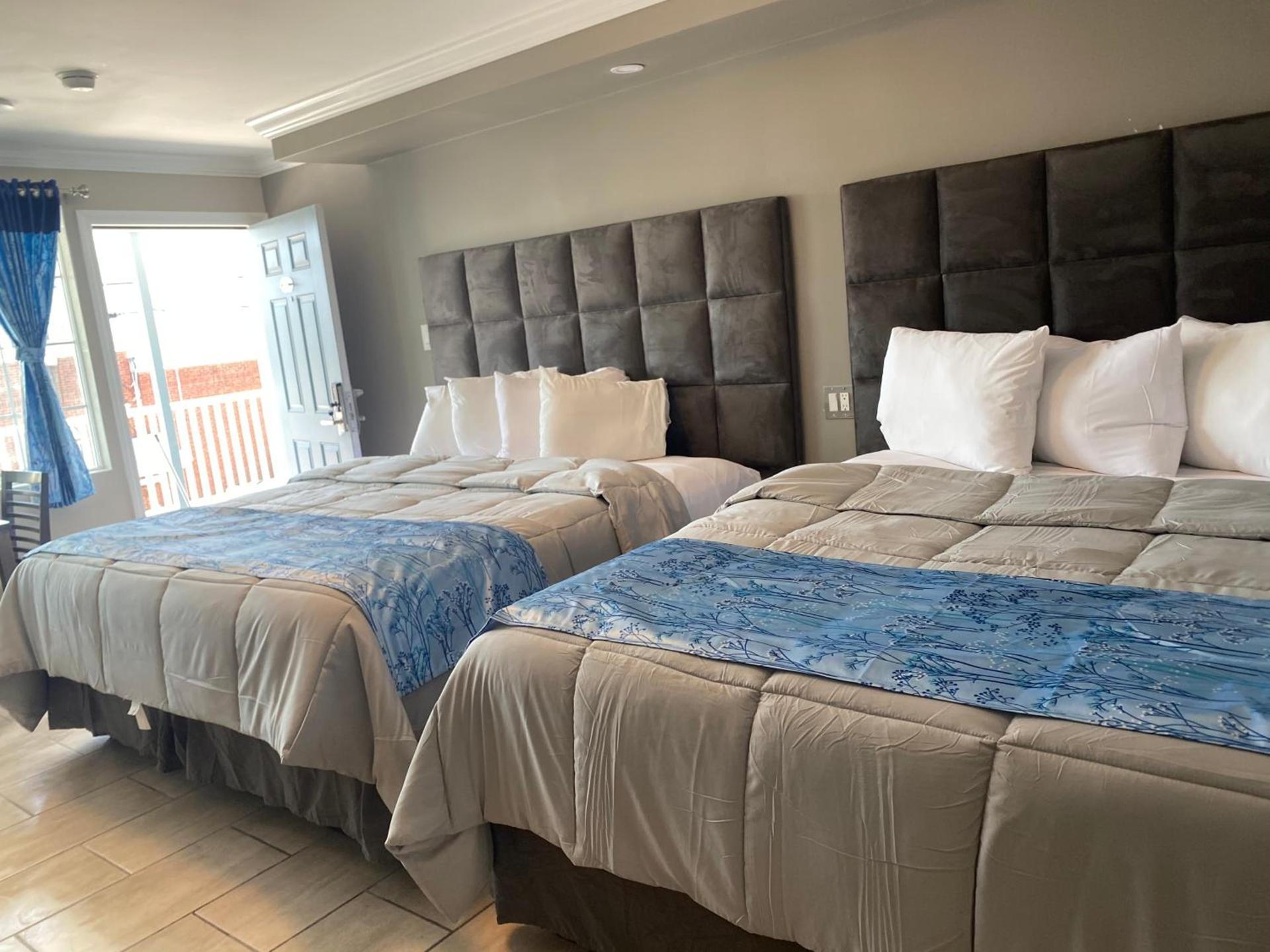 Coastal Sands Inn photo 28