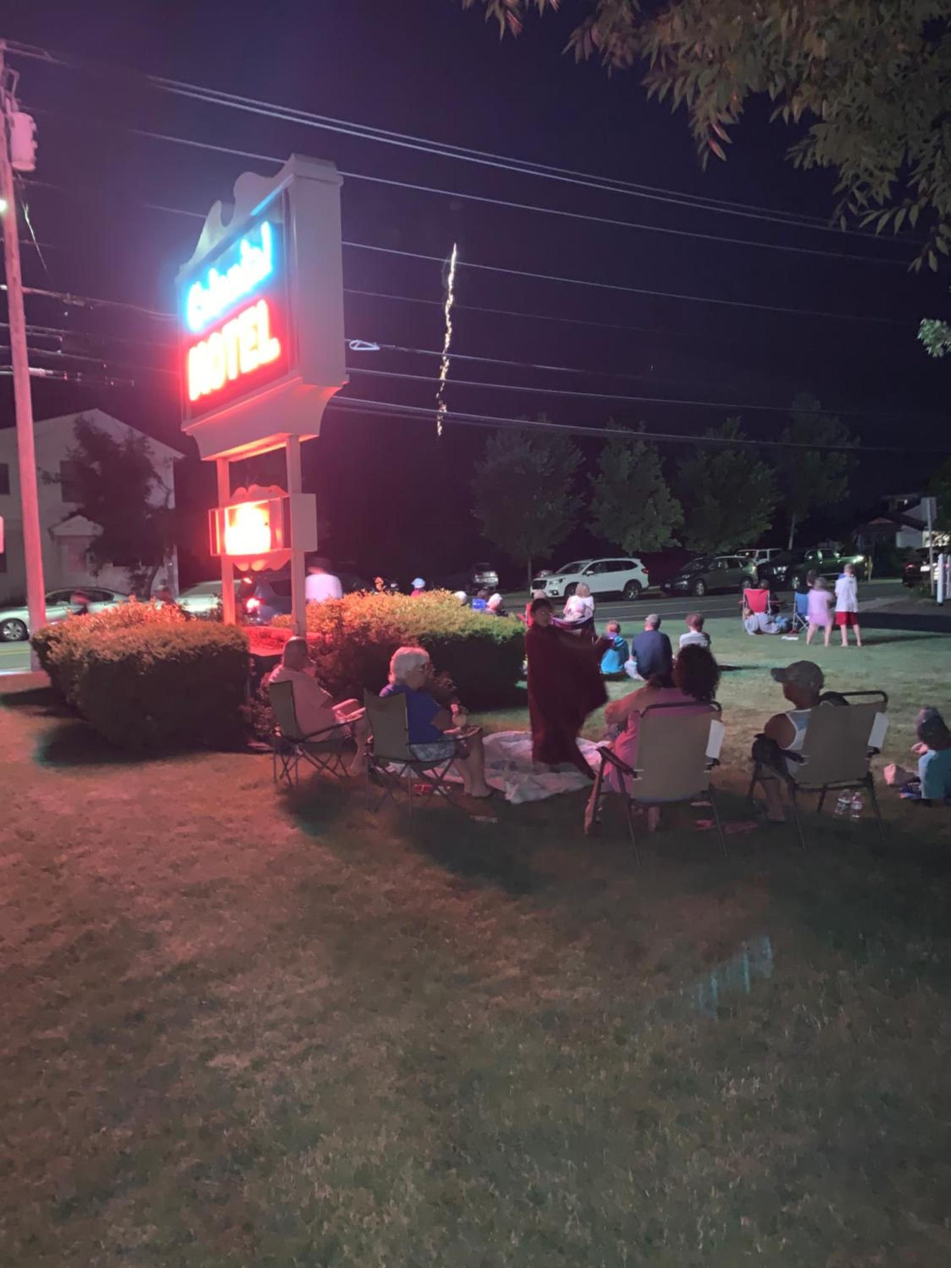 Colonial Motel photo 19