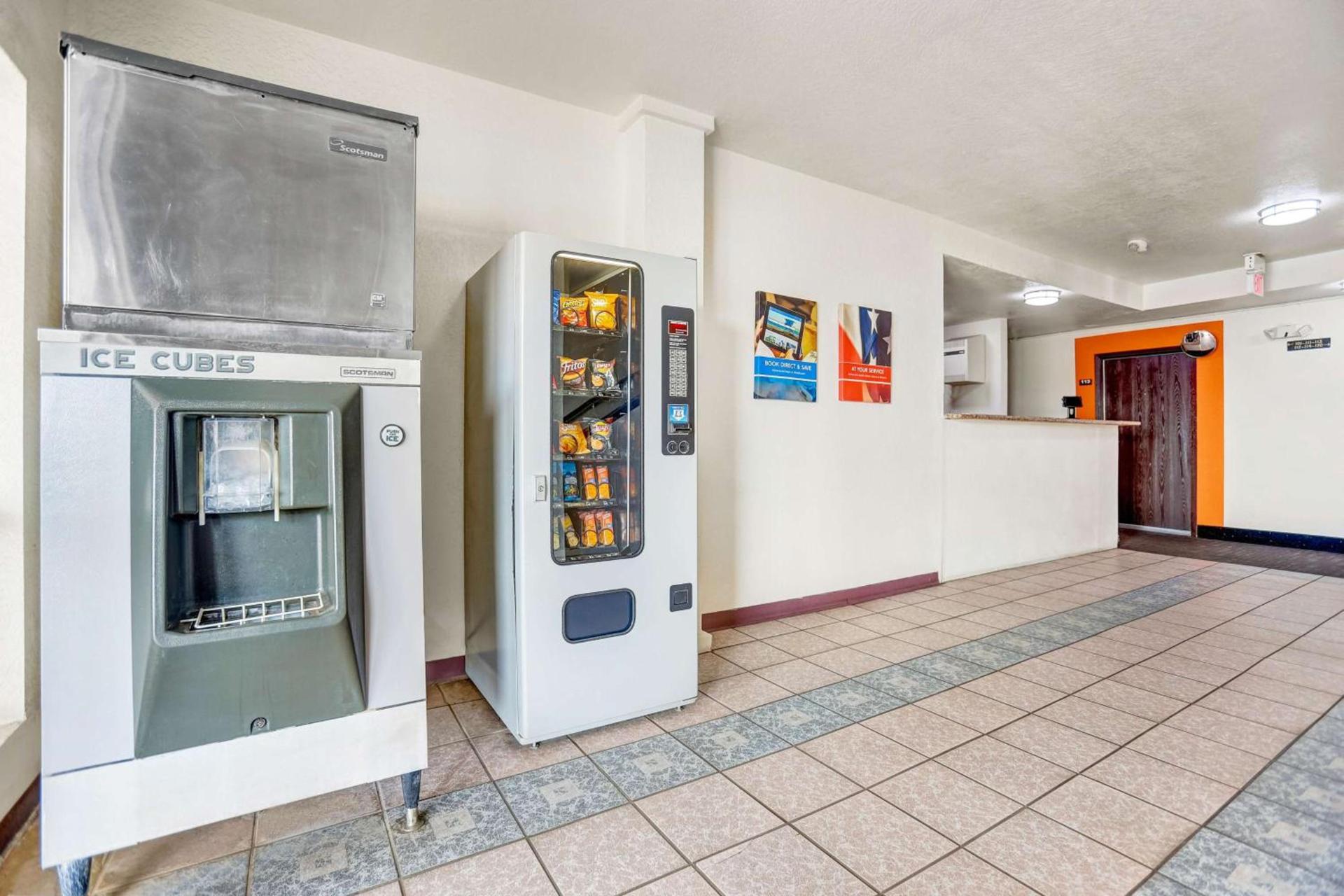 Motel 6-Moriarty, NM photo 23