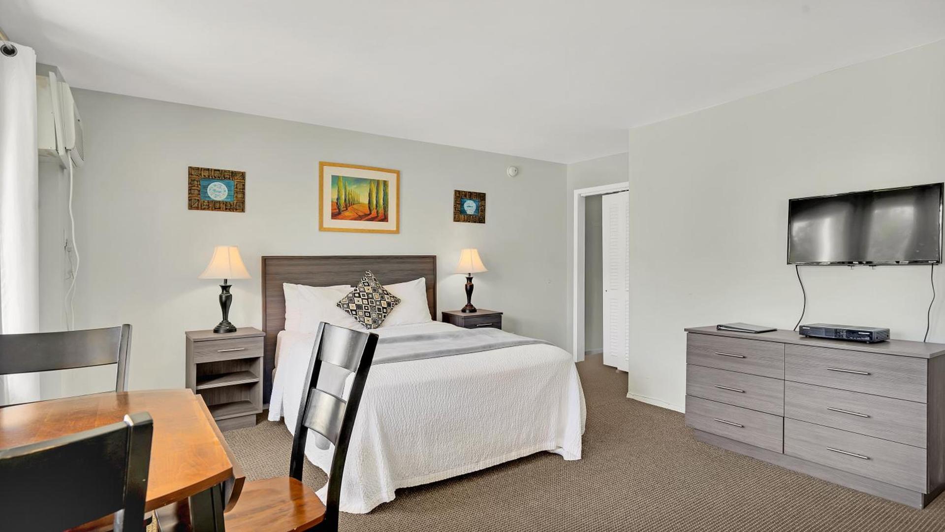 A Wave Inn - Montauk photo 23