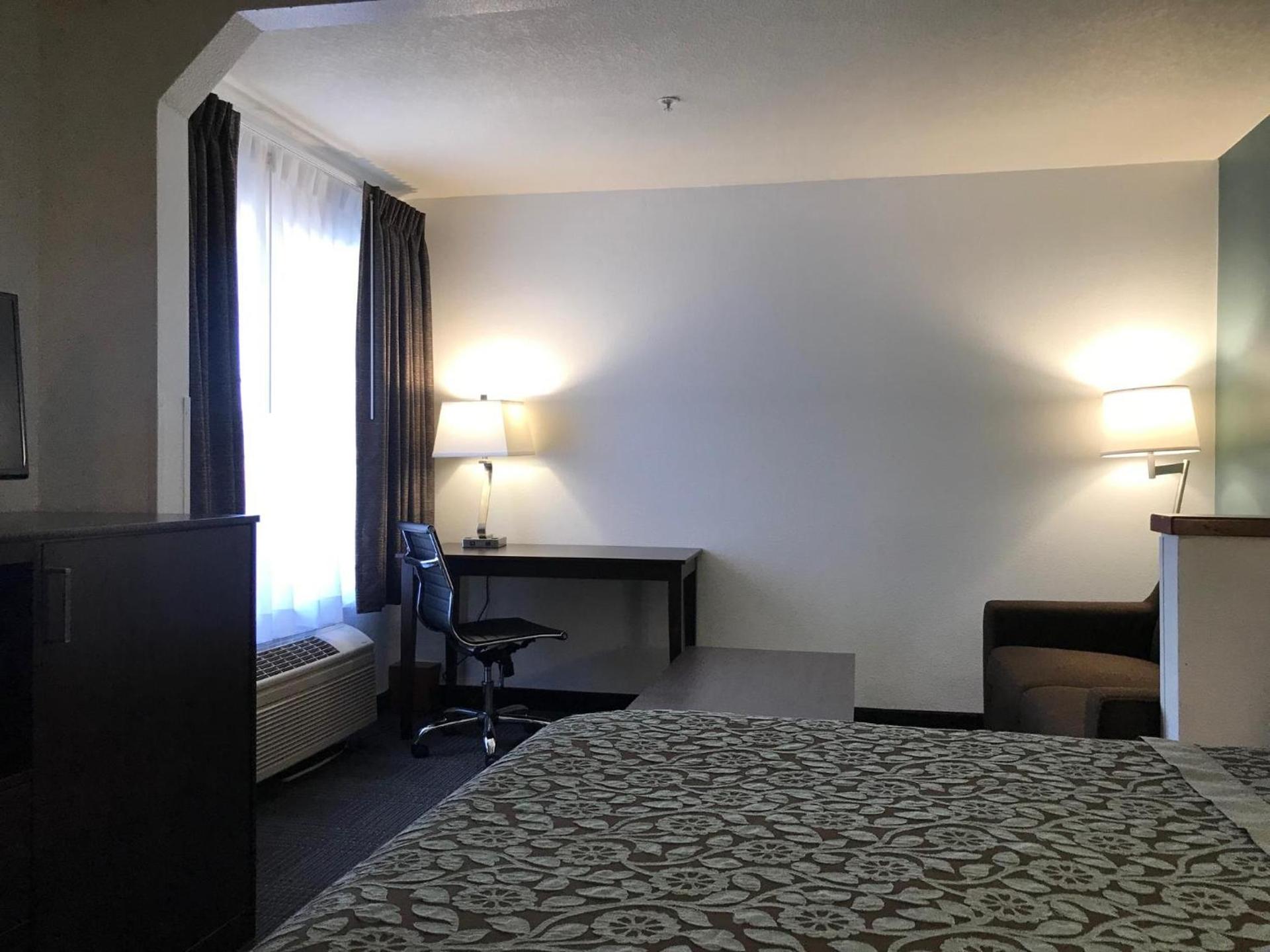 Days Inn & Suites by Wyndham Gresham photo 29