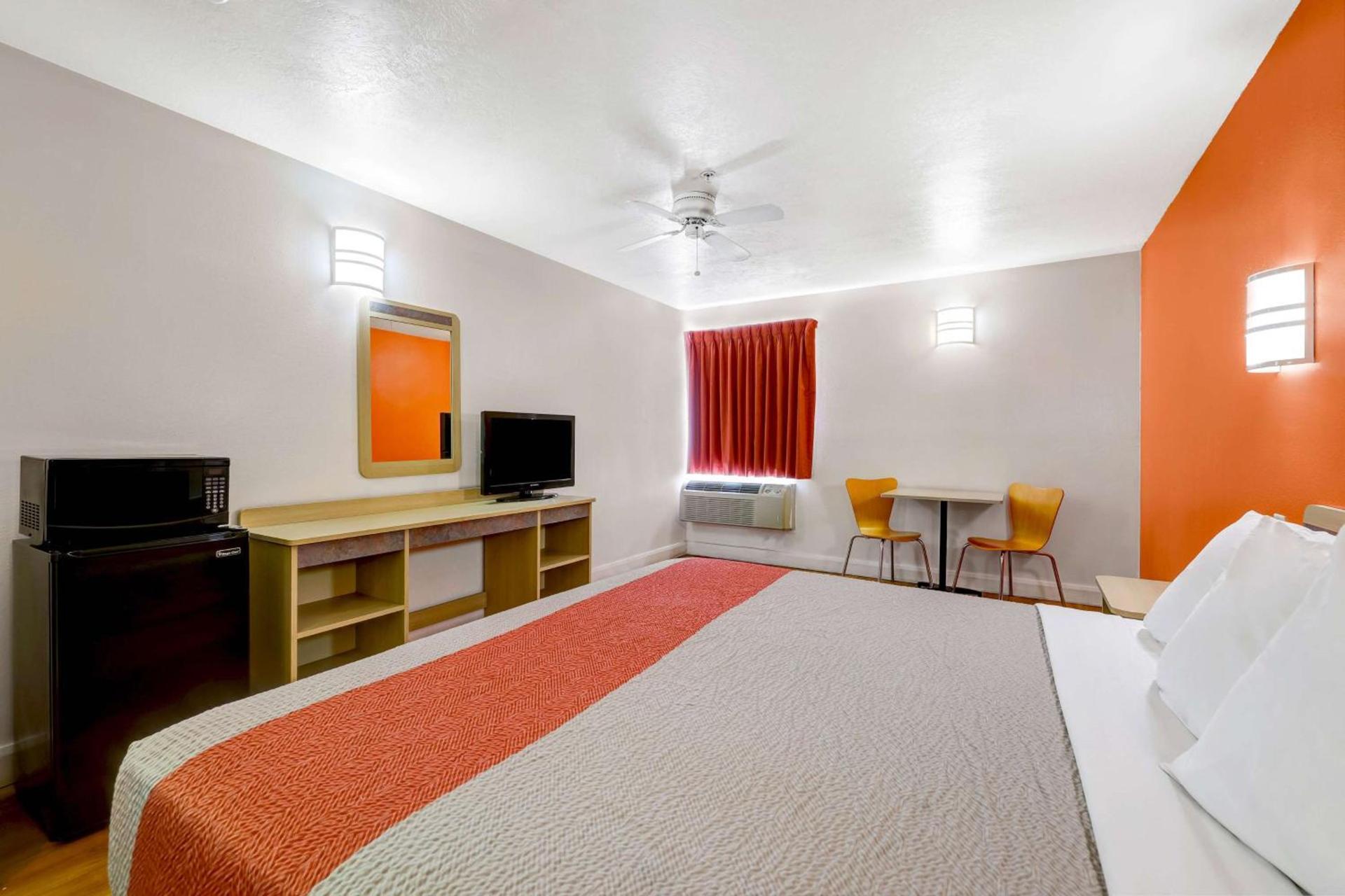 Motel 6-Beaver, UT photo 12