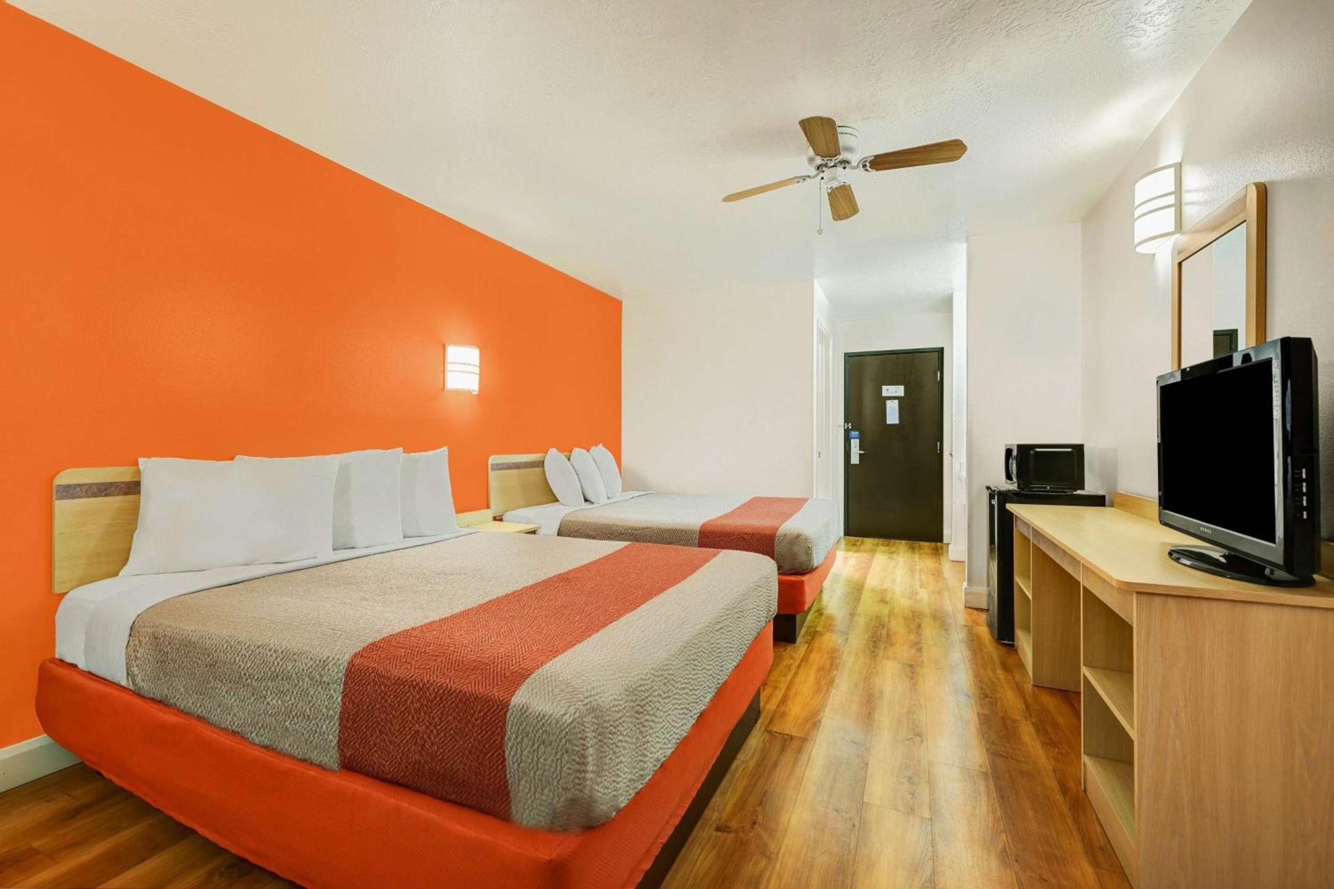 Motel 6-Beaver, UT photo 17
