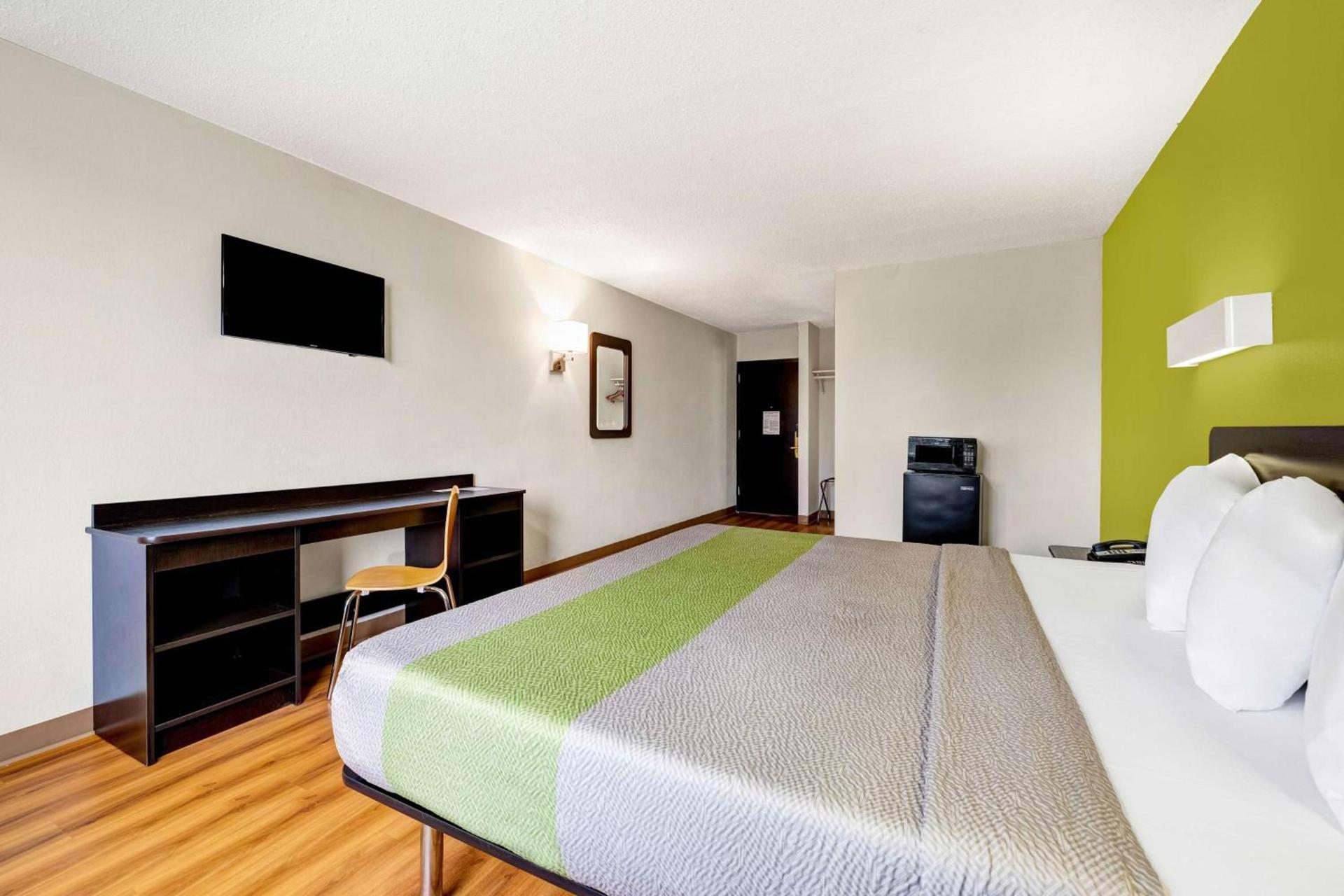 Motel 6 Indianapolis IN photo 11