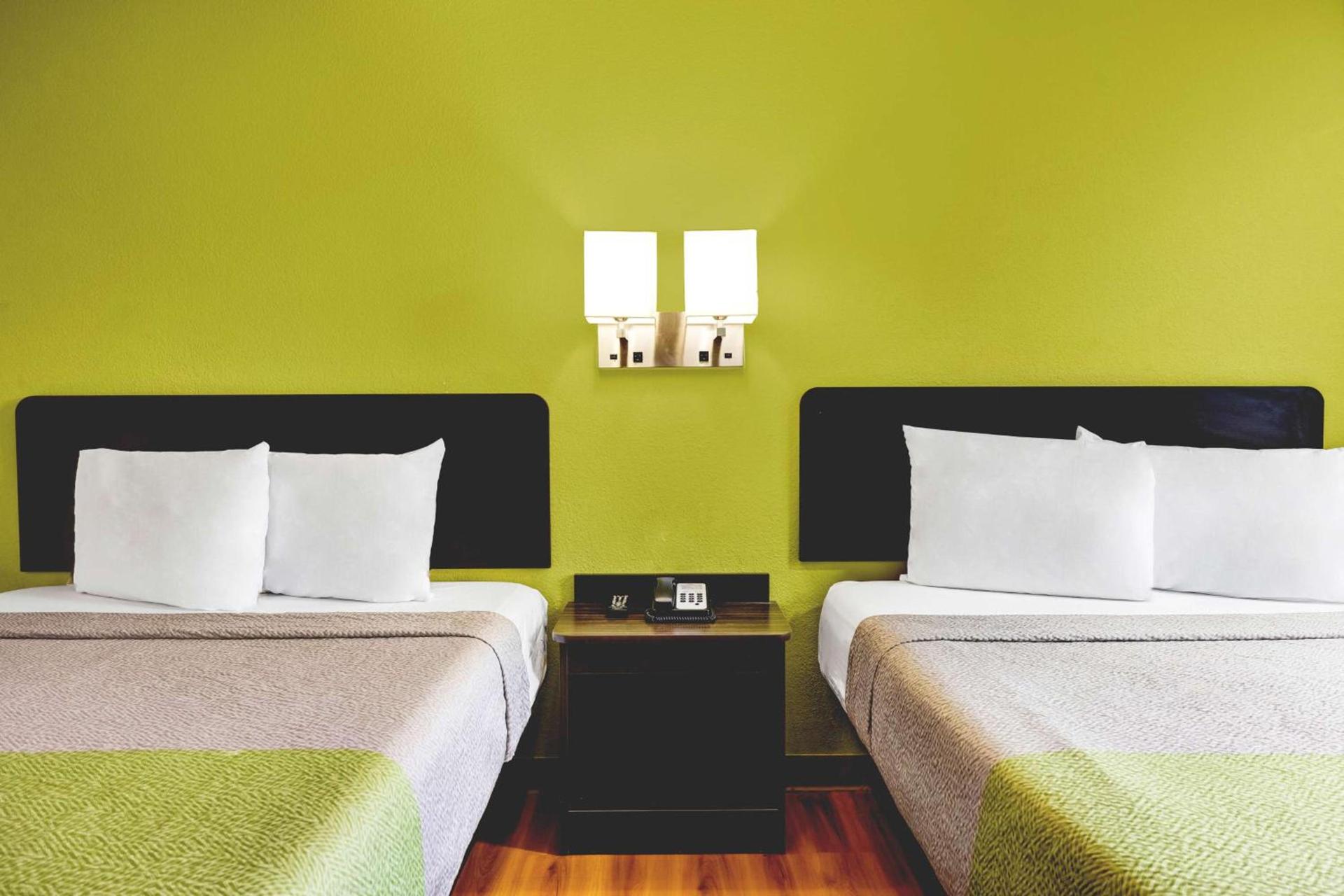 Motel 6 Indianapolis IN photo 12