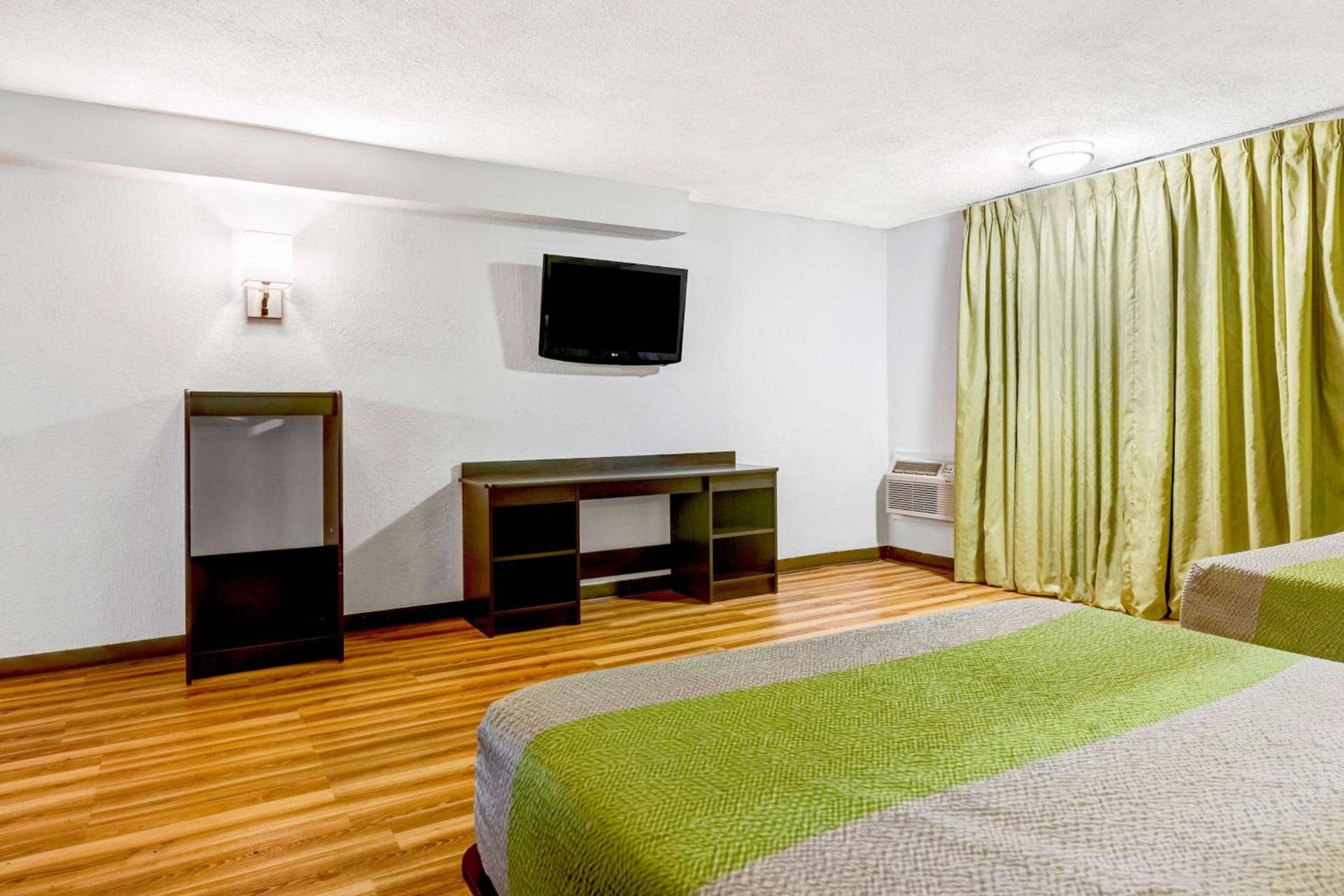 Motel 6 Indianapolis IN photo 19