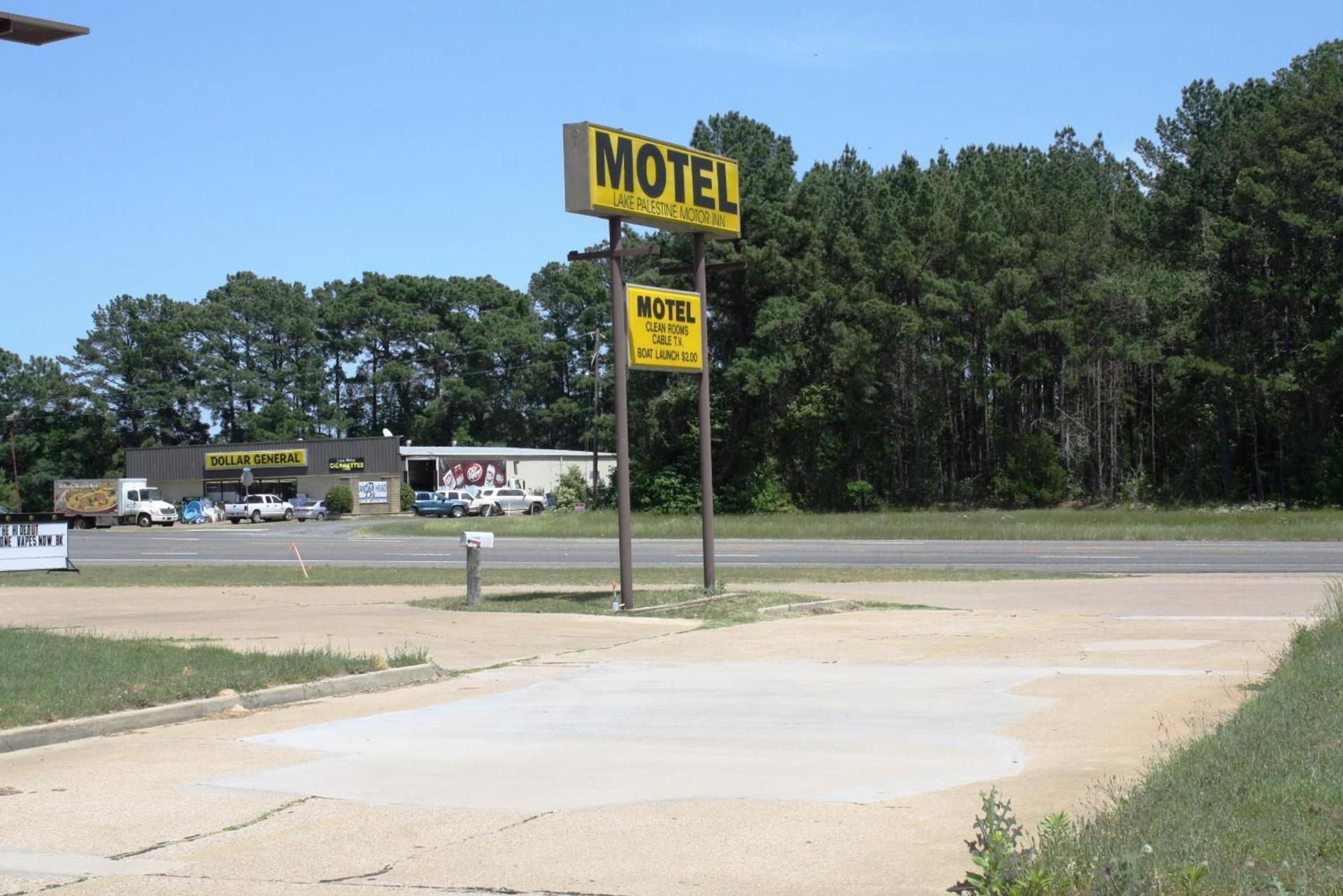 Lake Palestine Motor Inn photo 6