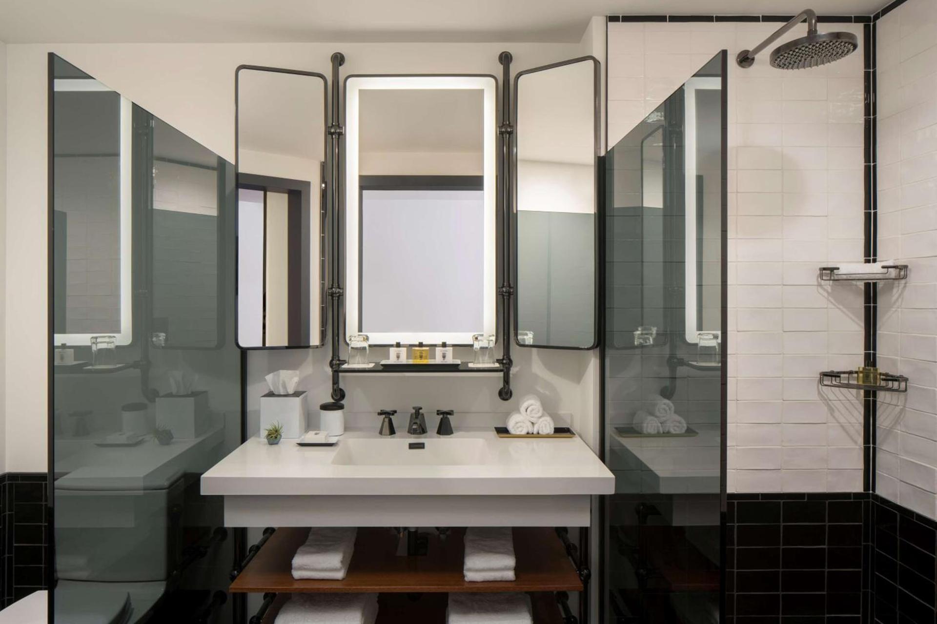 Thompson Seattle, by Hyatt photo 13
