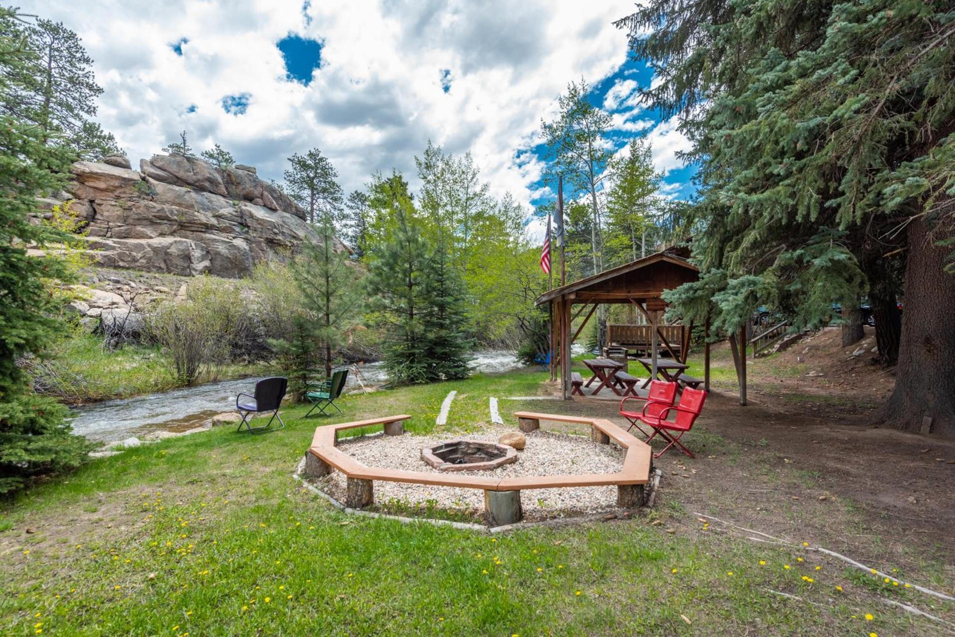 Ponderosa Lodge photo 59