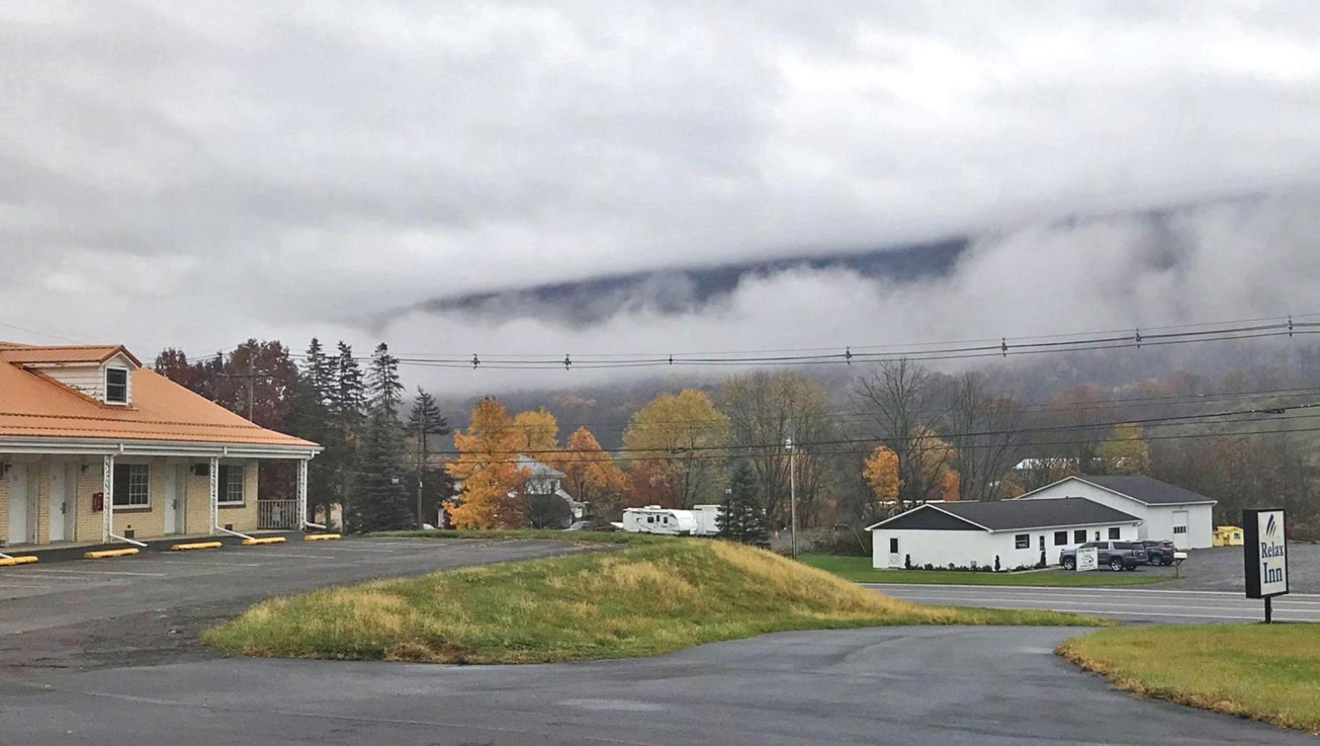 Relax Inn Altoona photo 2