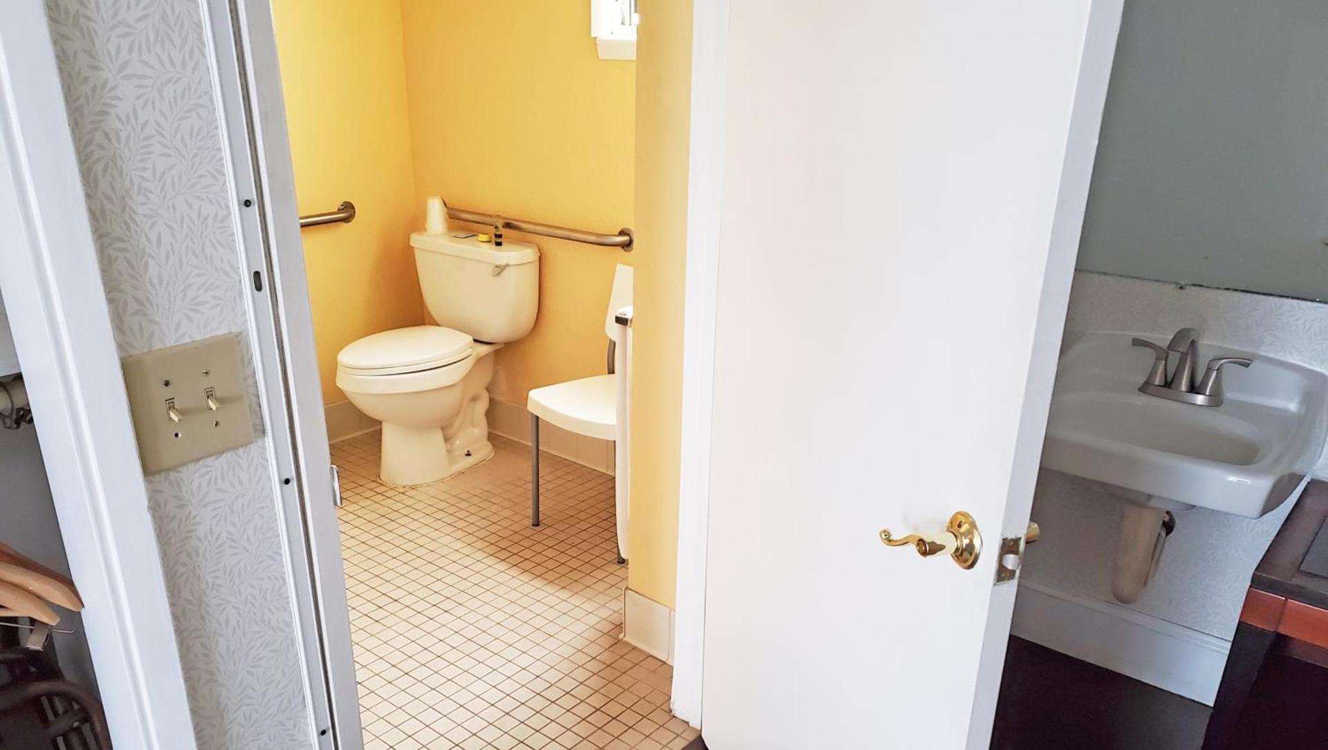 Pacific Heights Inn photo 19