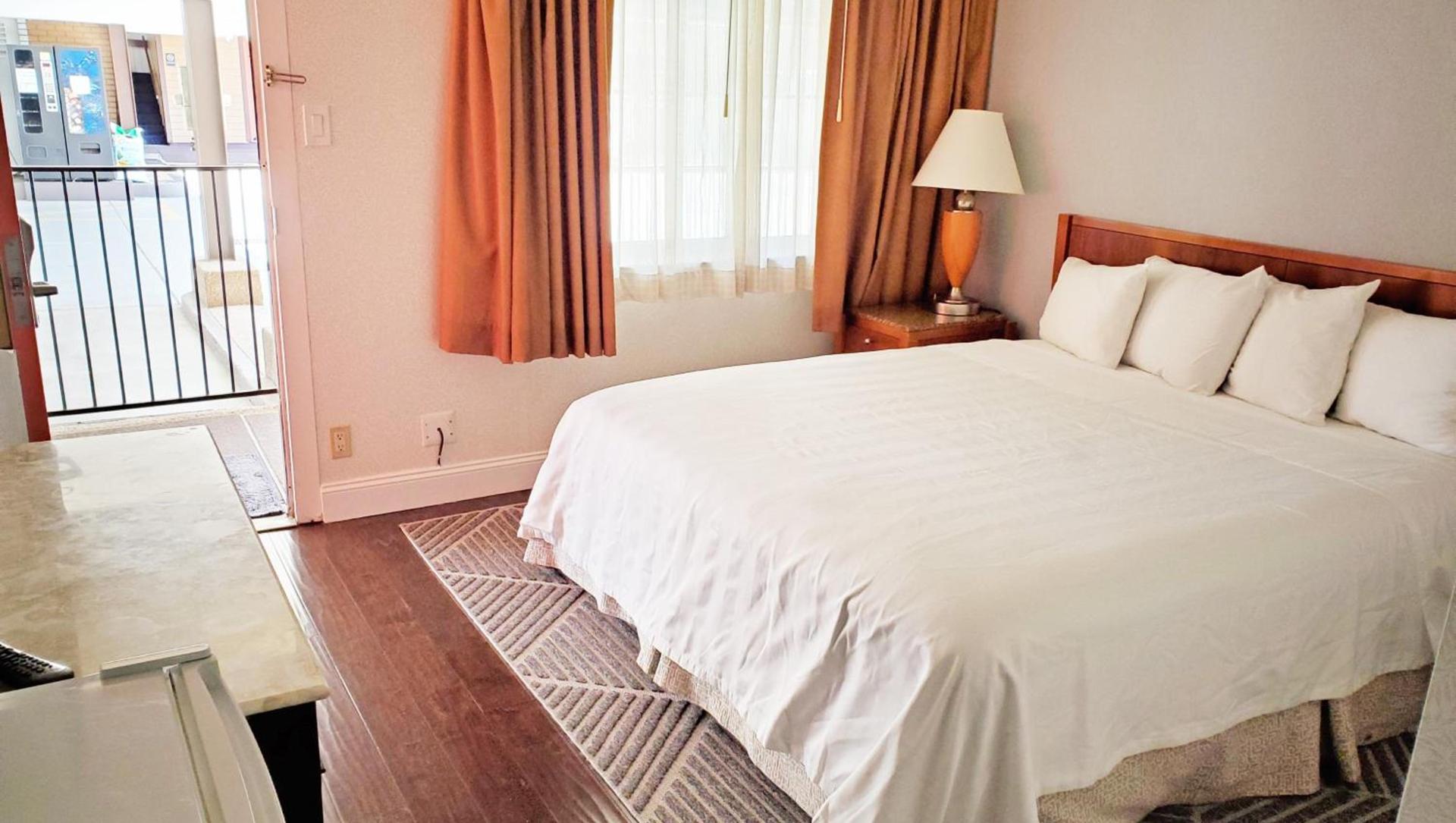 Pacific Heights Inn photo 16