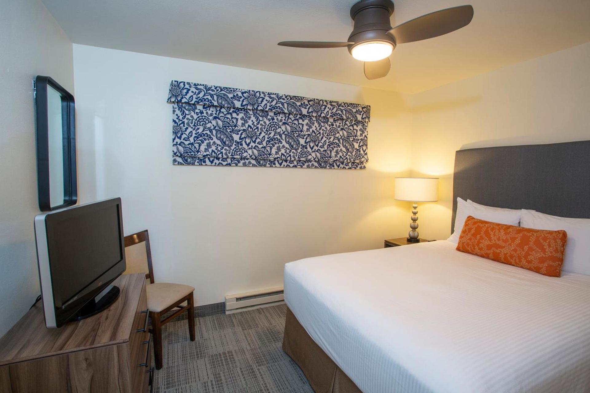 Lakeshore Inn photo 7