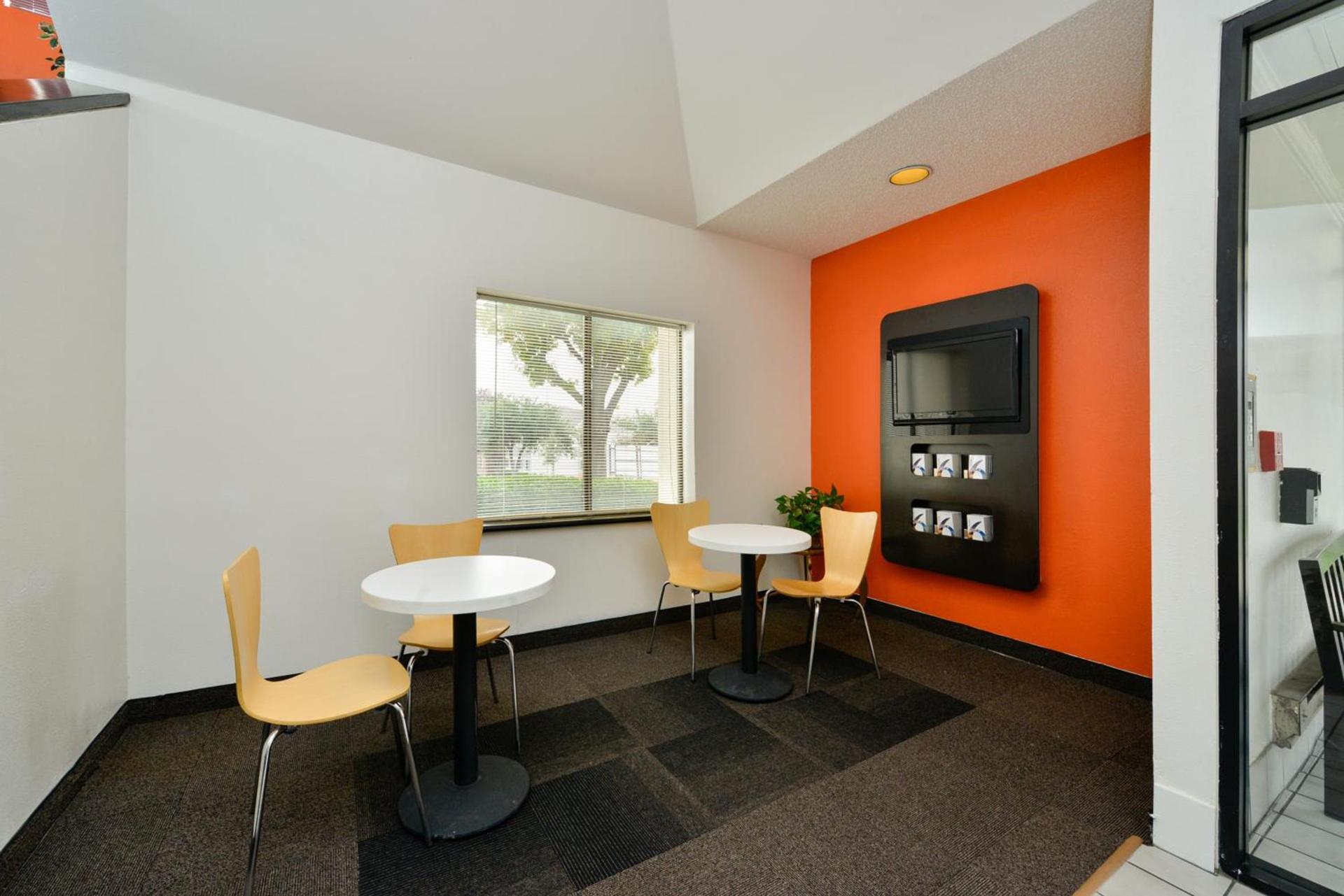Motel 6-Plano, TX - West - Frisco photo 7