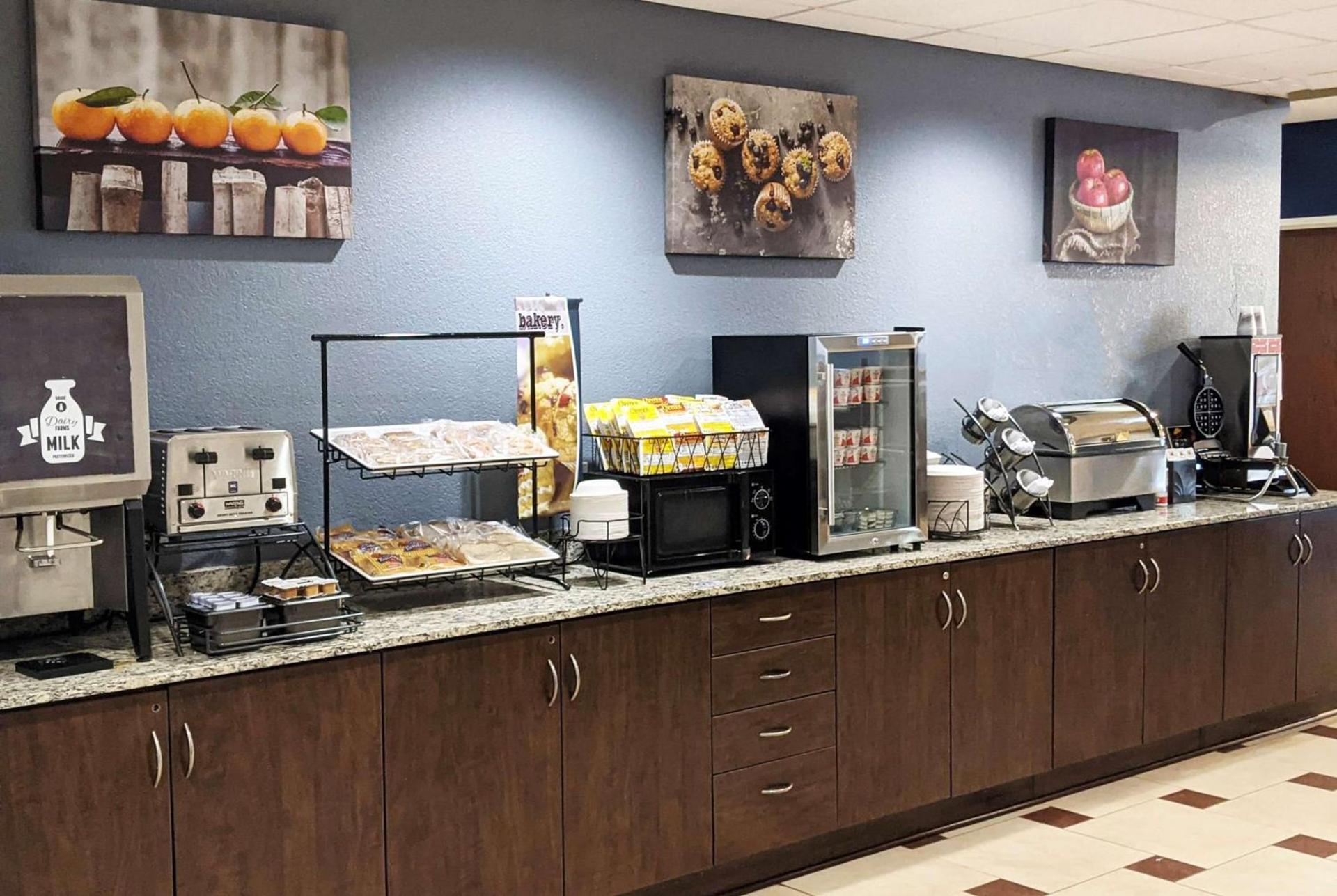 Microtel Inn & Suites by Wyndham Michigan City photo 48