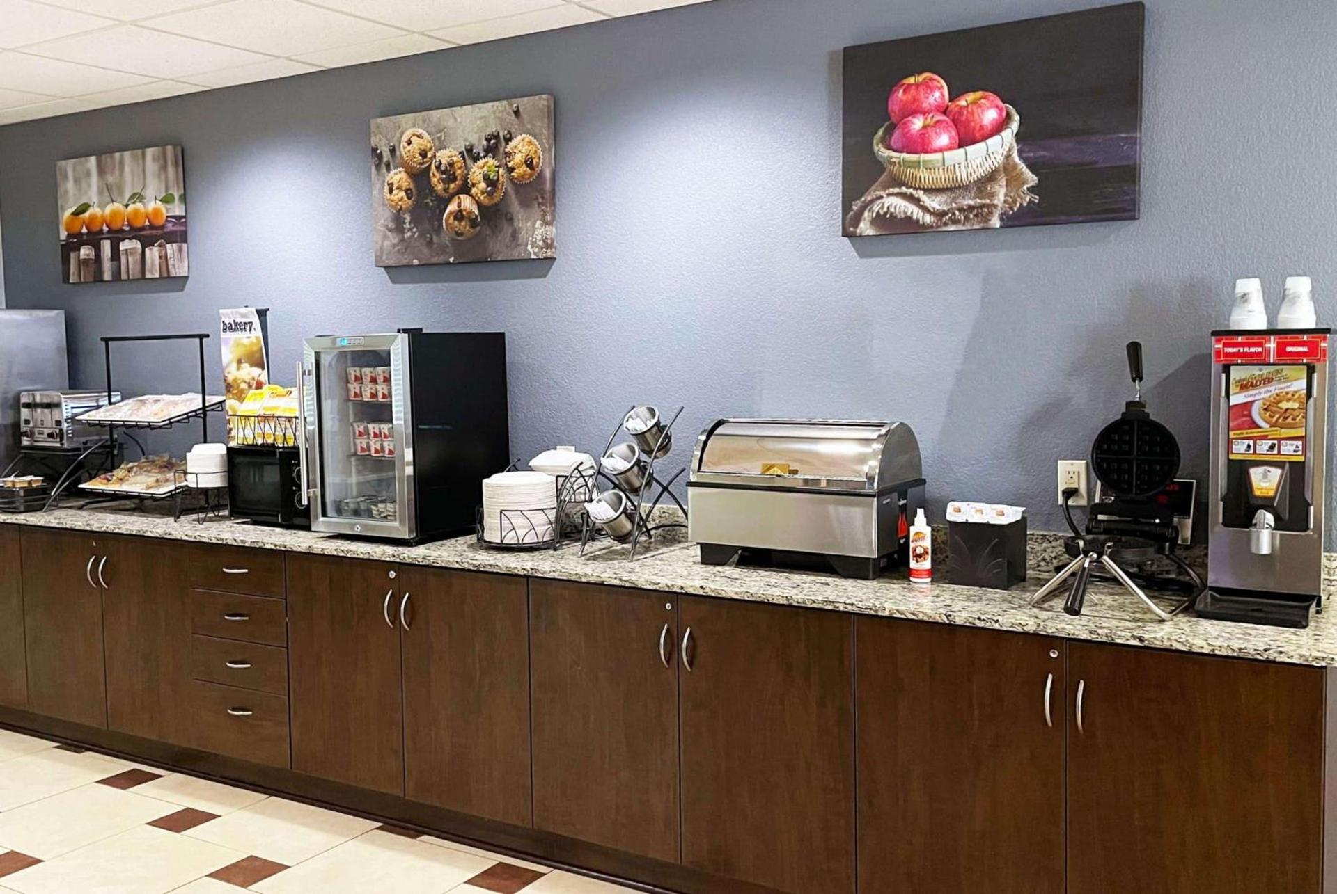 Microtel Inn & Suites by Wyndham Michigan City photo 49