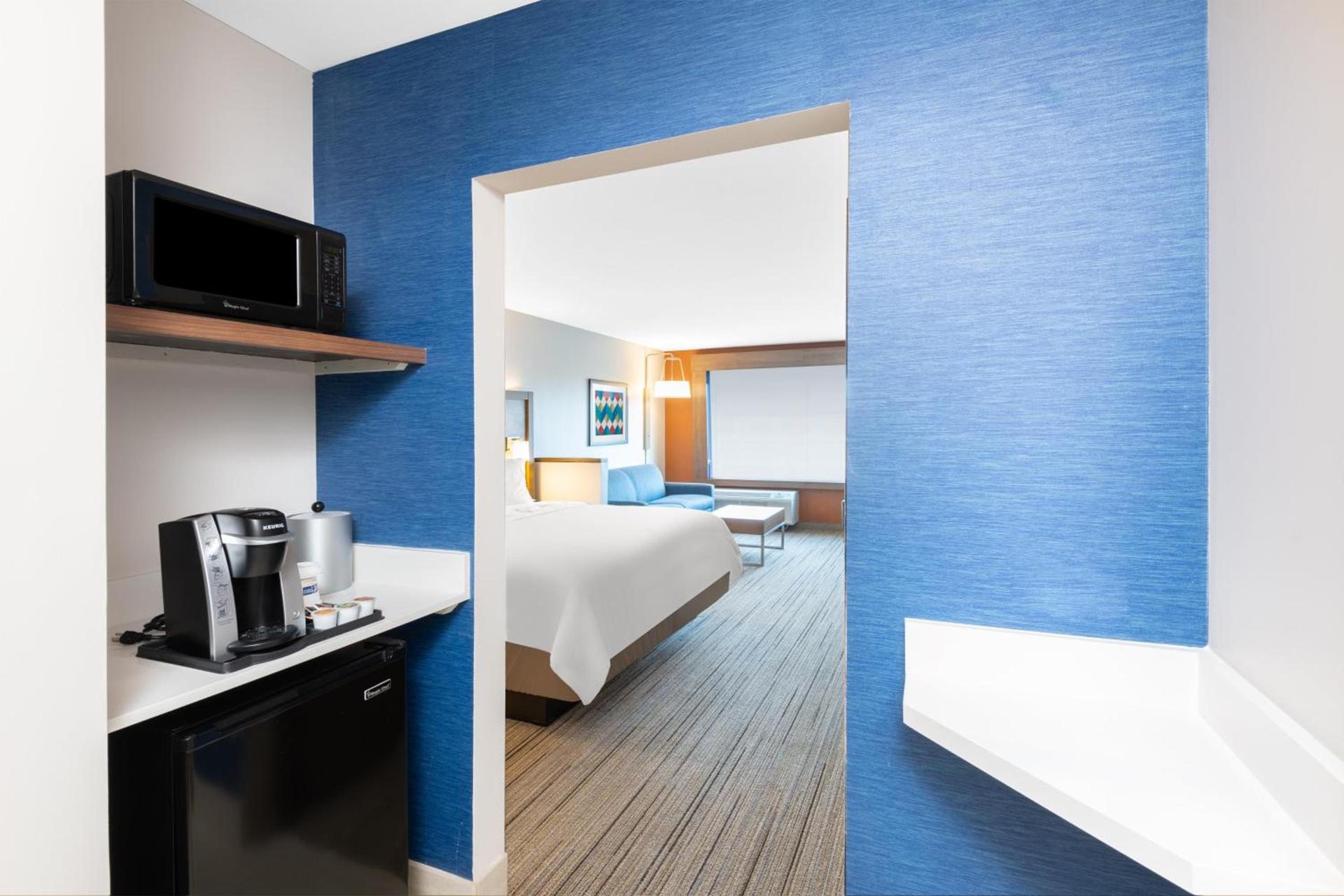 Holiday Inn Express & Suites - Phoenix - Airport North by IHG photo 84