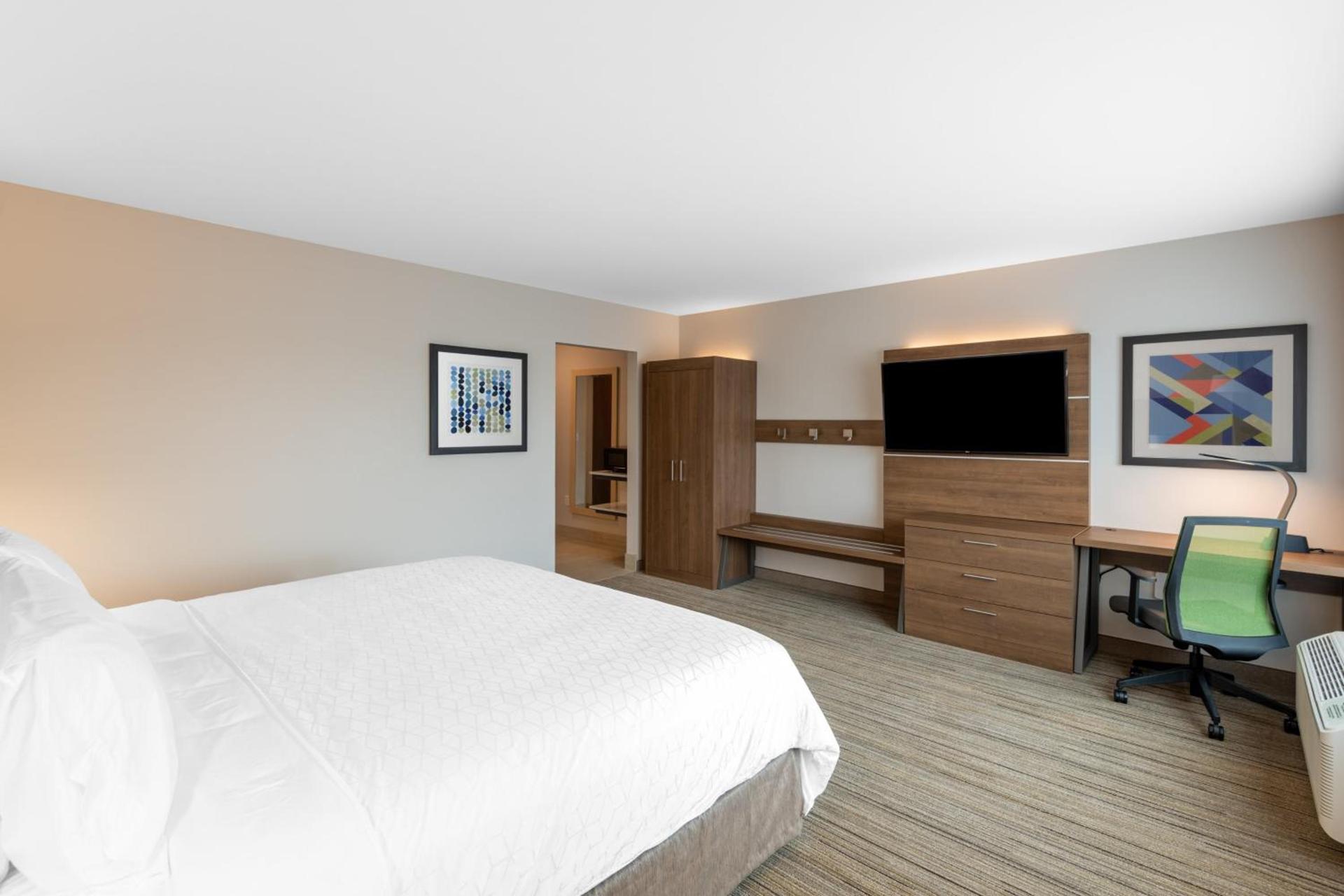 Holiday Inn Express & Suites - Phoenix - Airport North by IHG photo 87