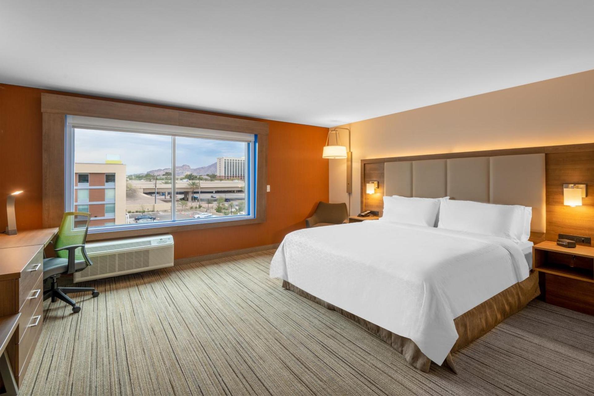 Holiday Inn Express & Suites - Phoenix - Airport North by IHG photo 88