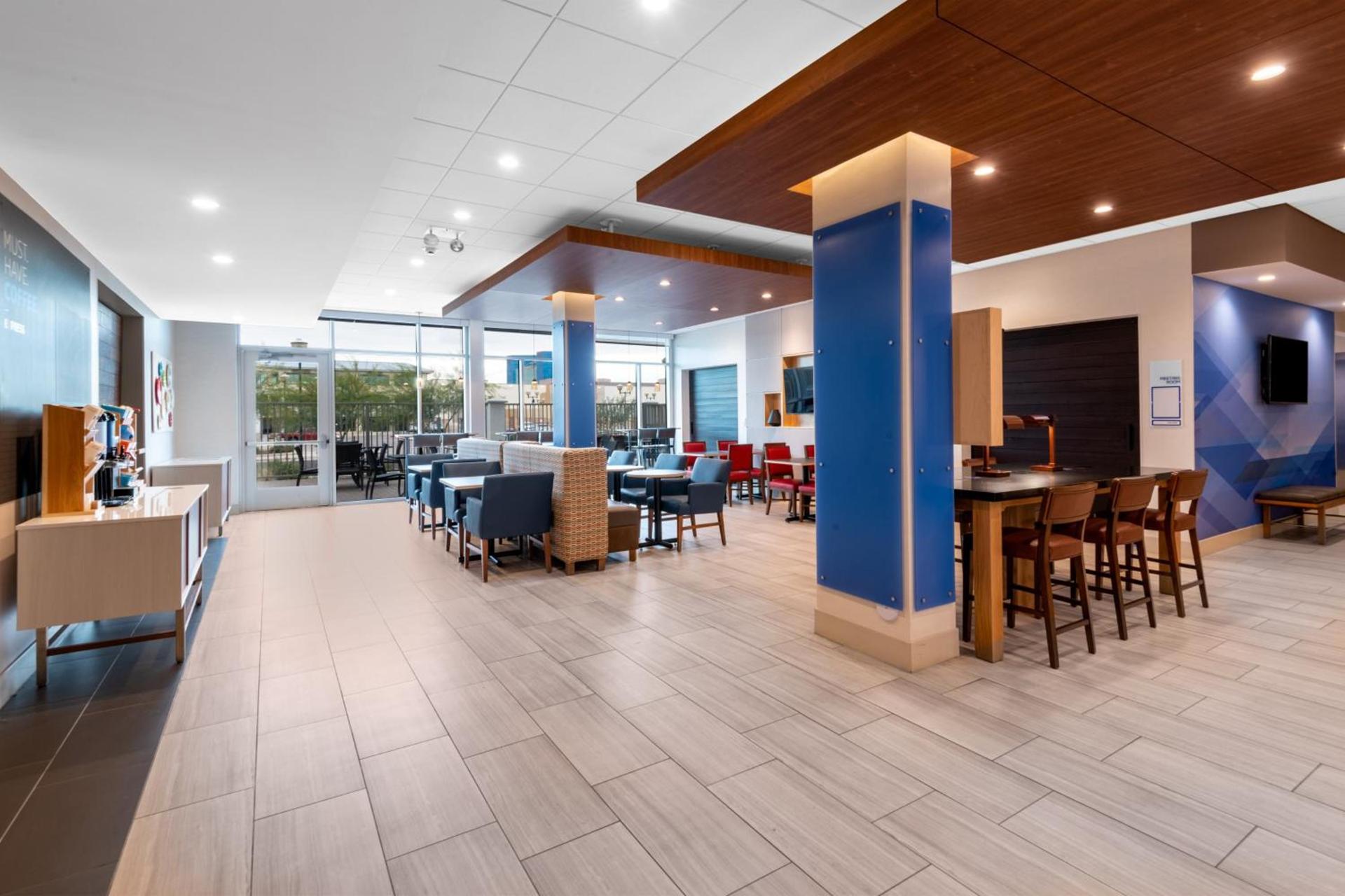 Holiday Inn Express & Suites - Phoenix - Airport North by IHG photo 44