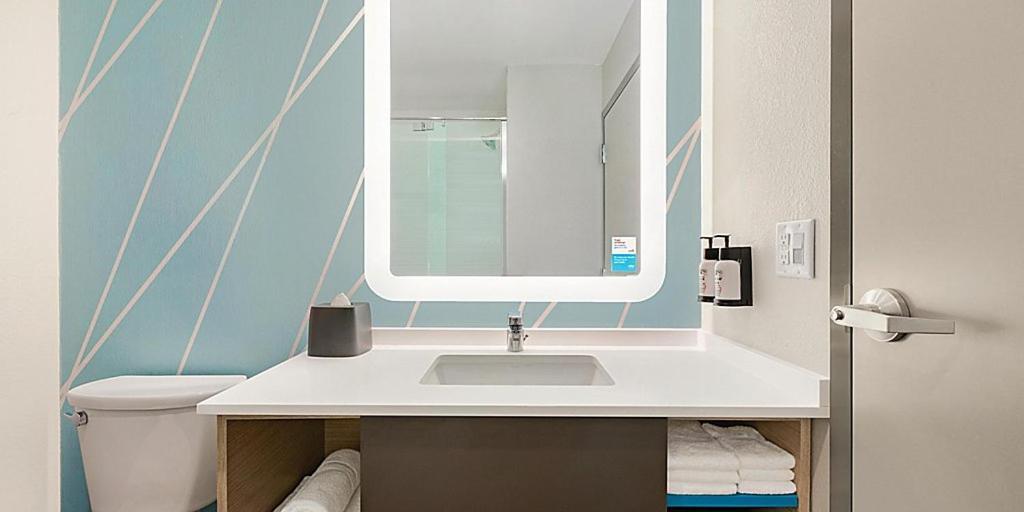 avid hotel Auburn - University Area by IHG photo 2
